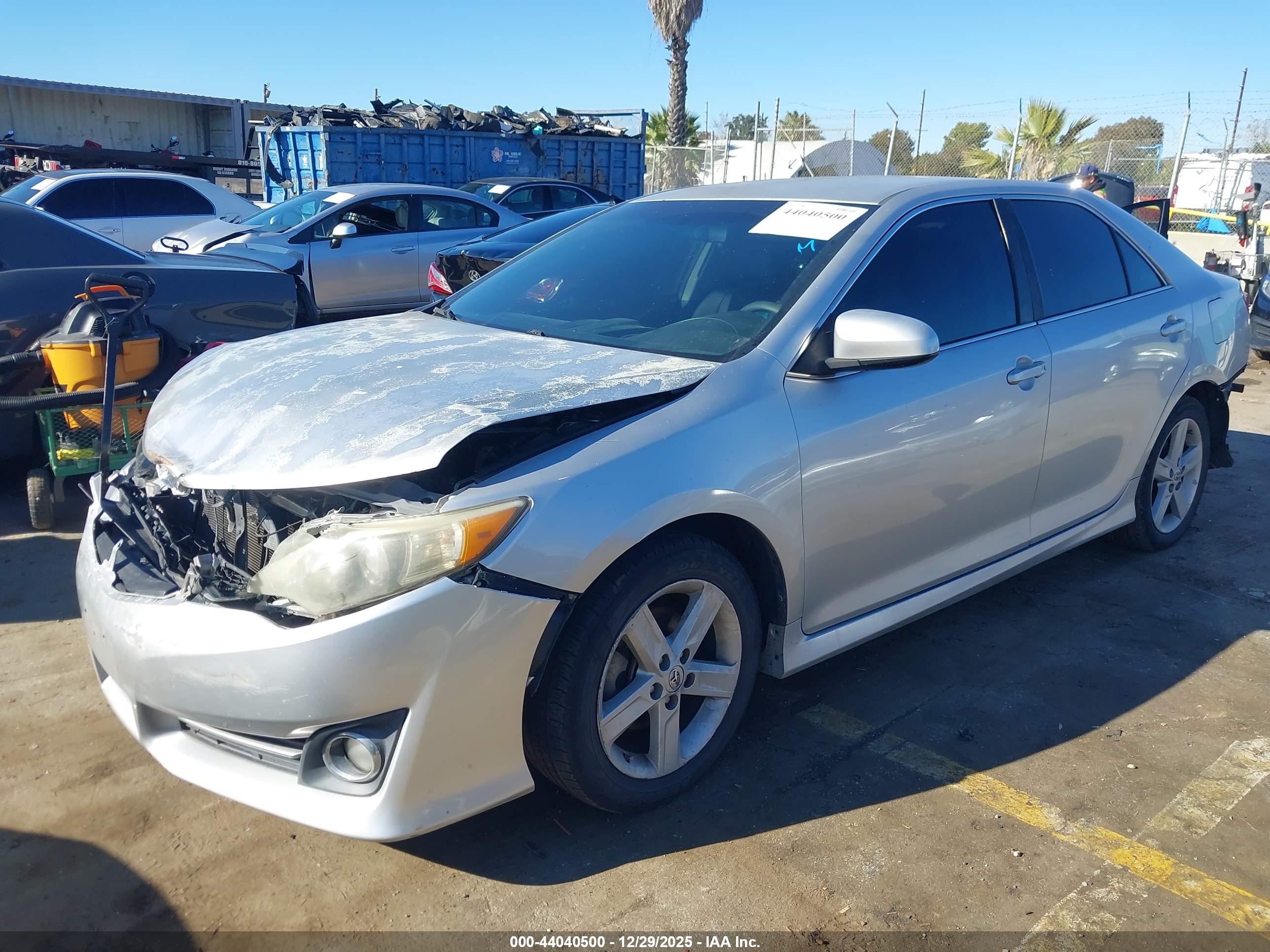 TOYOTA CAMRY image 2