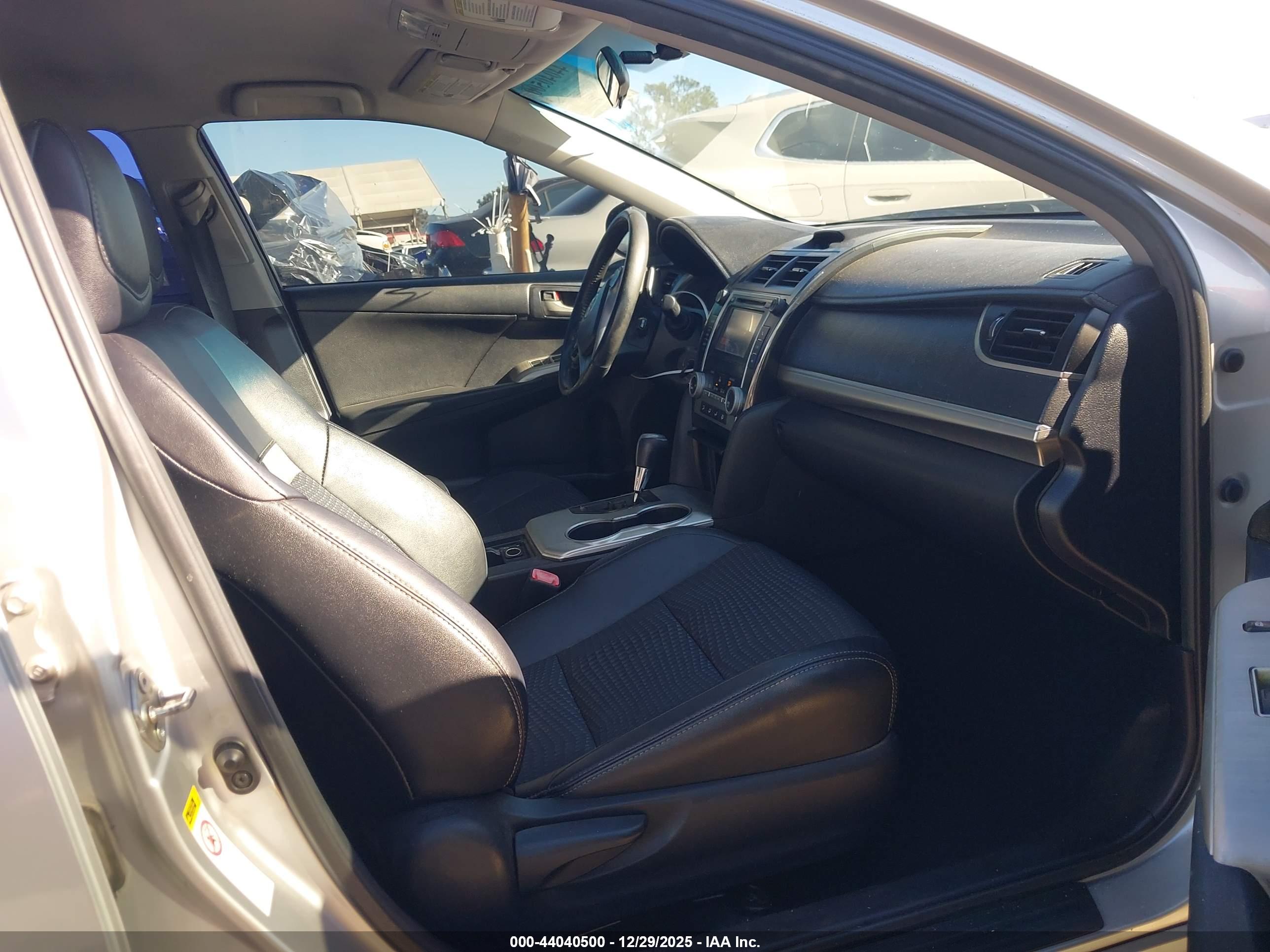 TOYOTA CAMRY image 5