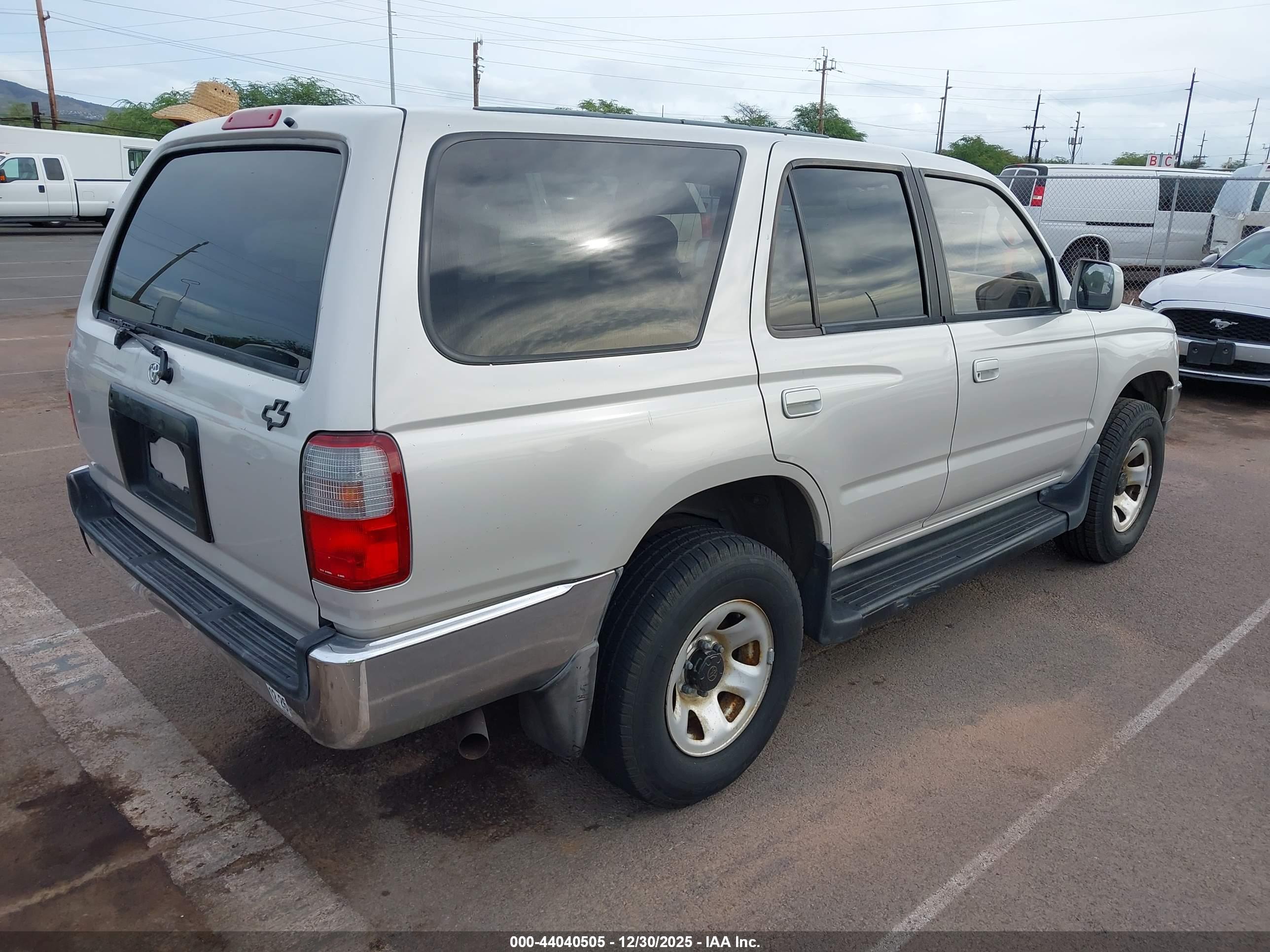 TOYOTA 4RUNNER image 4