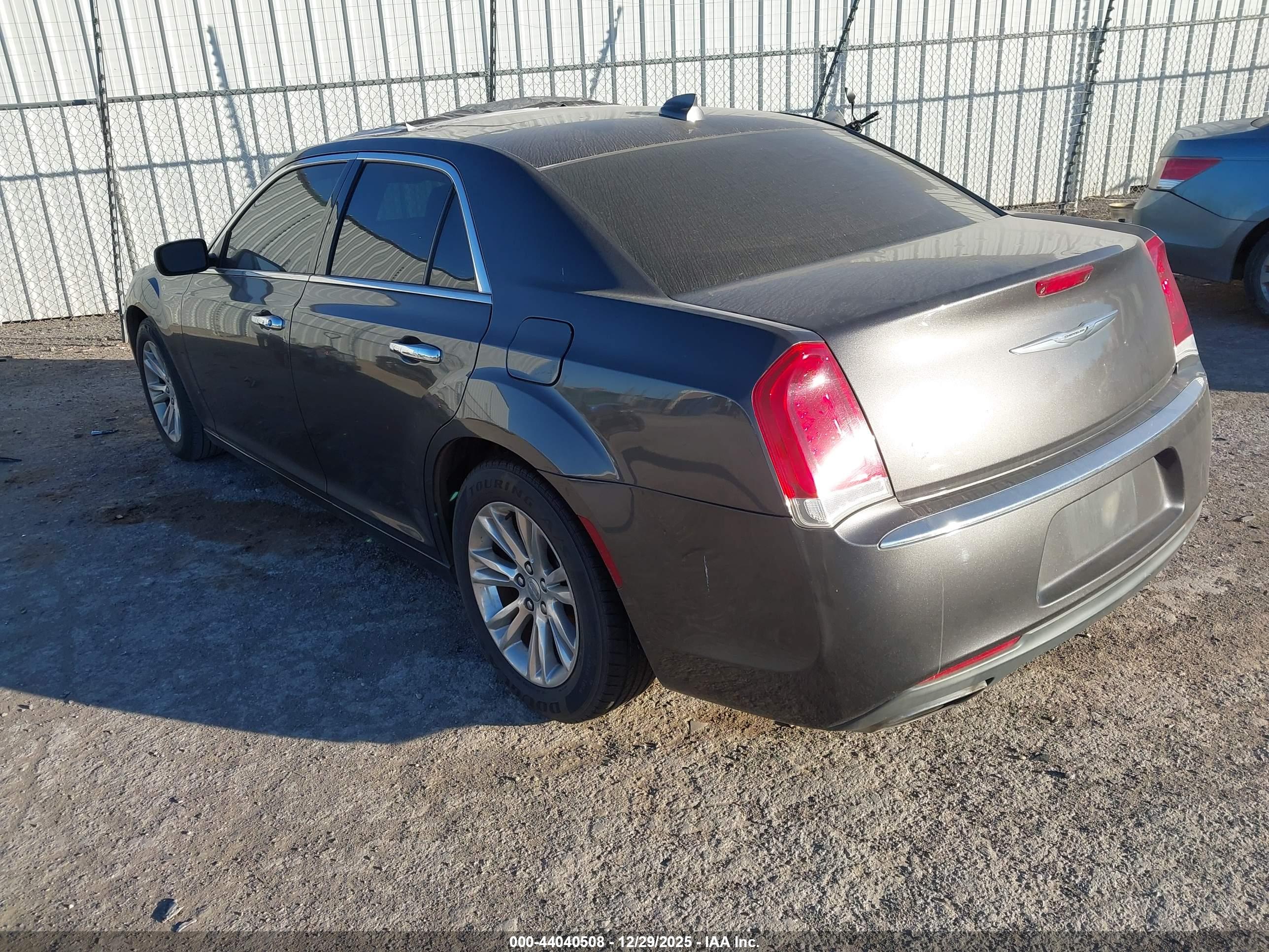 CHRYSLER 300C image 3