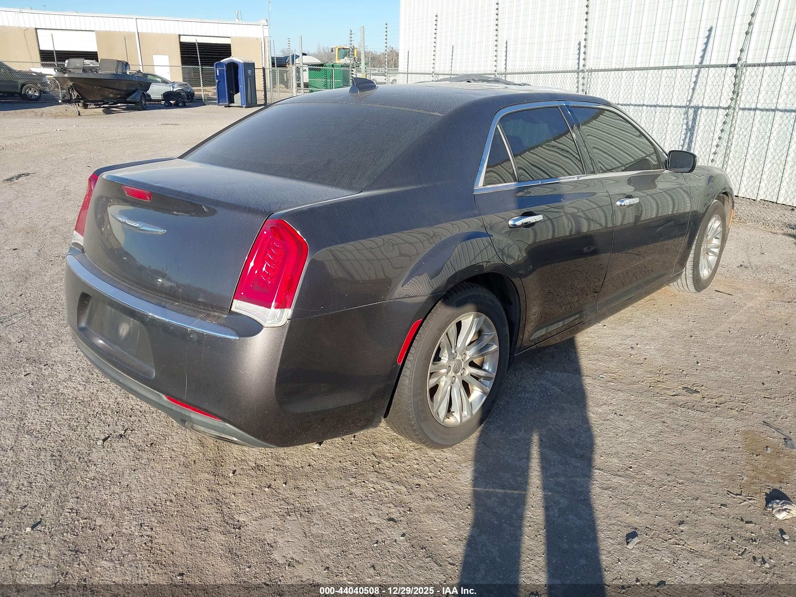 CHRYSLER 300C image 4