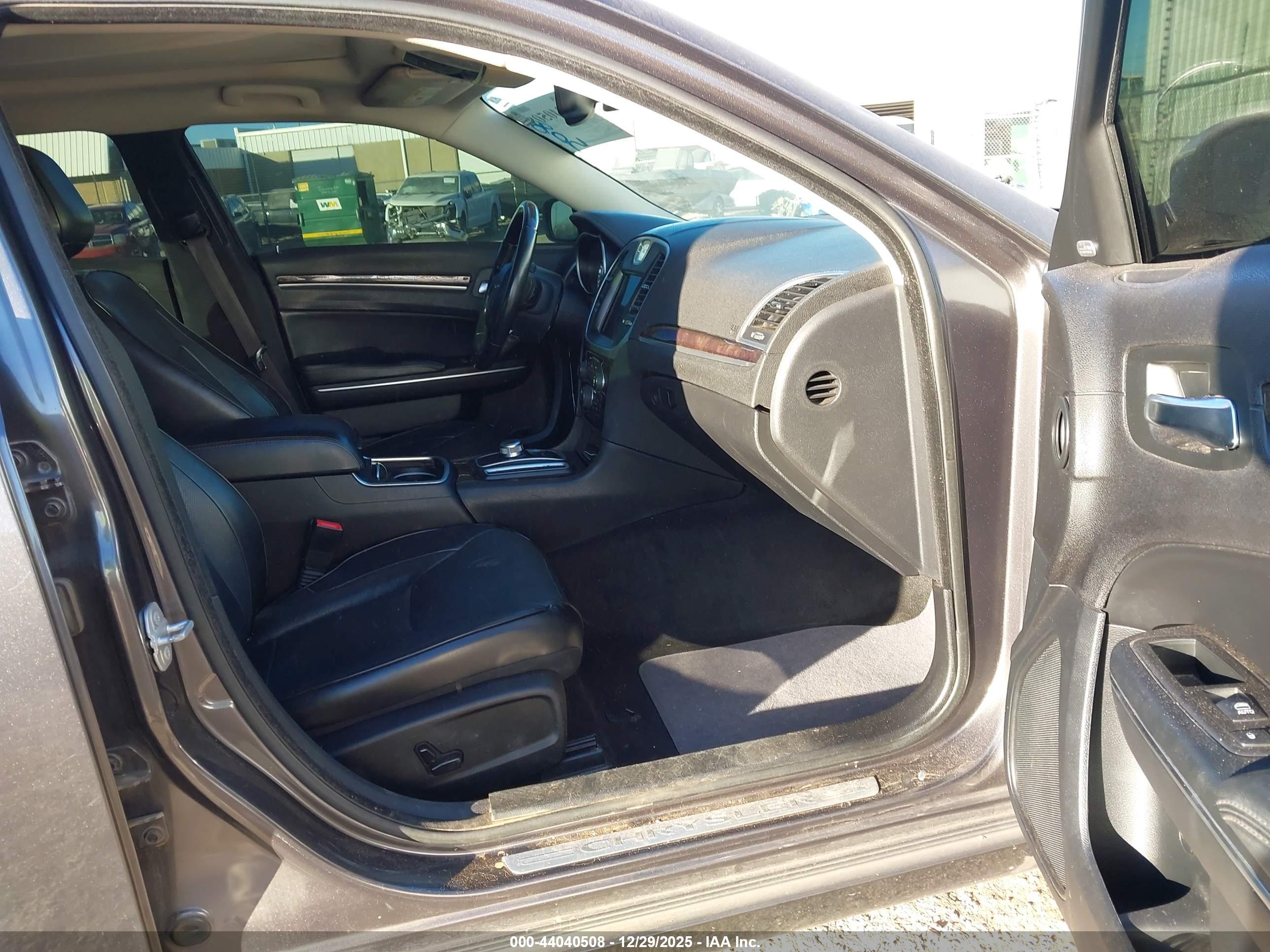 CHRYSLER 300C image 5