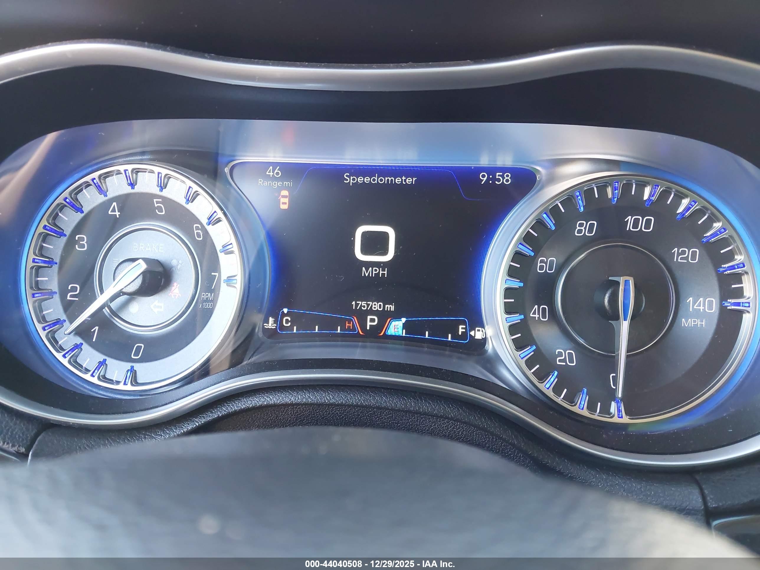 CHRYSLER 300C image 7