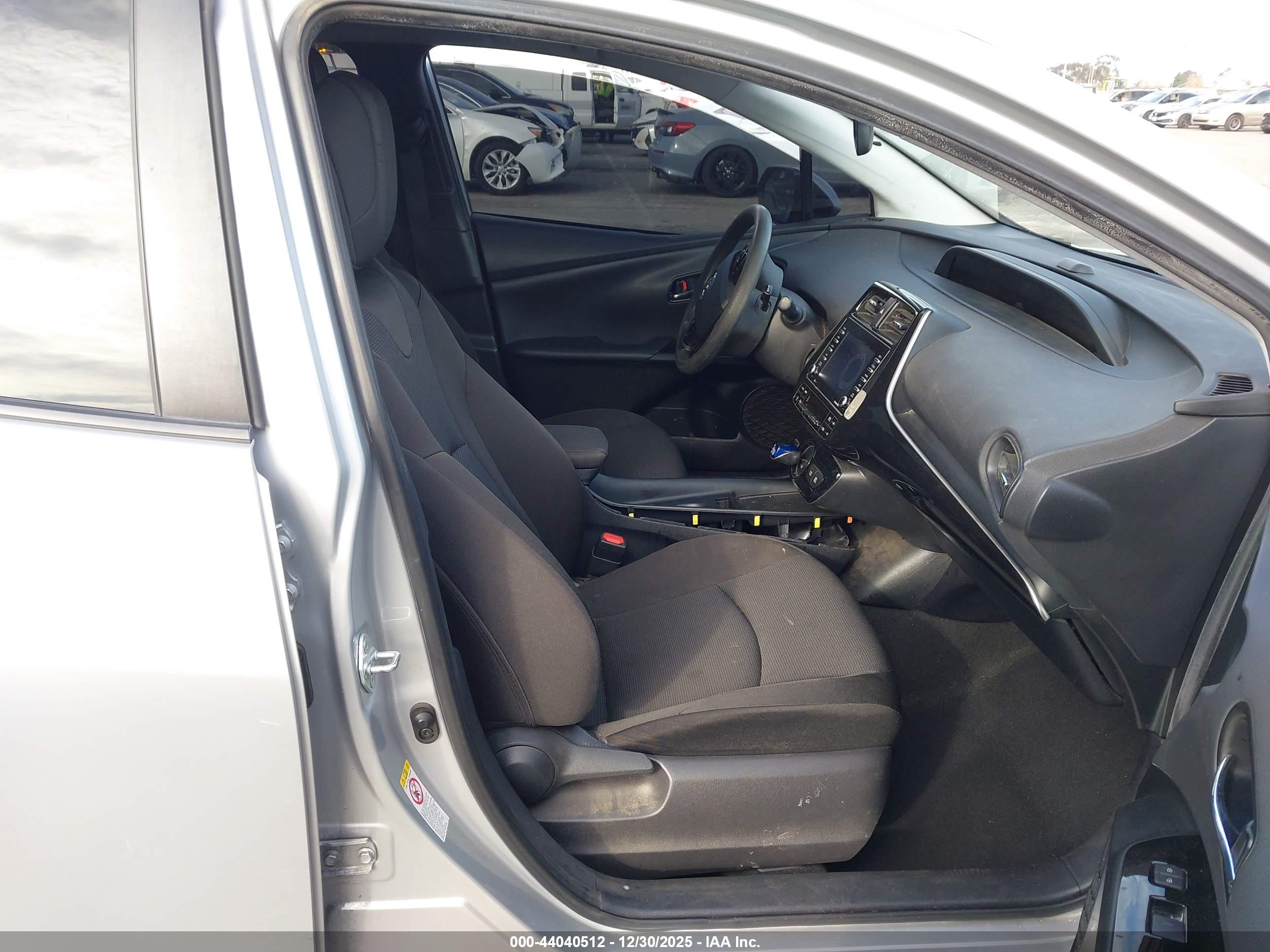 TOYOTA PRIUS image 5