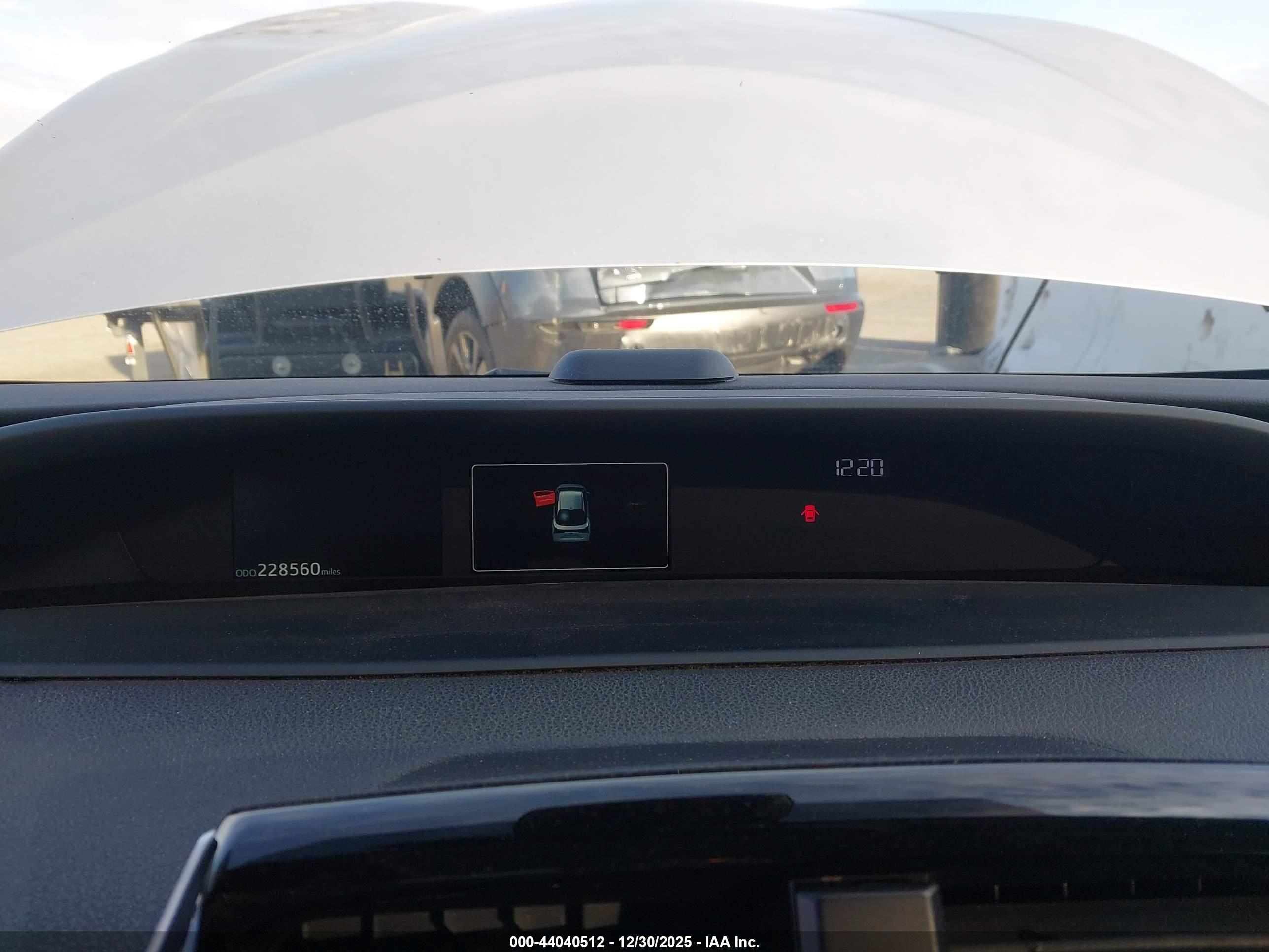TOYOTA PRIUS image 7