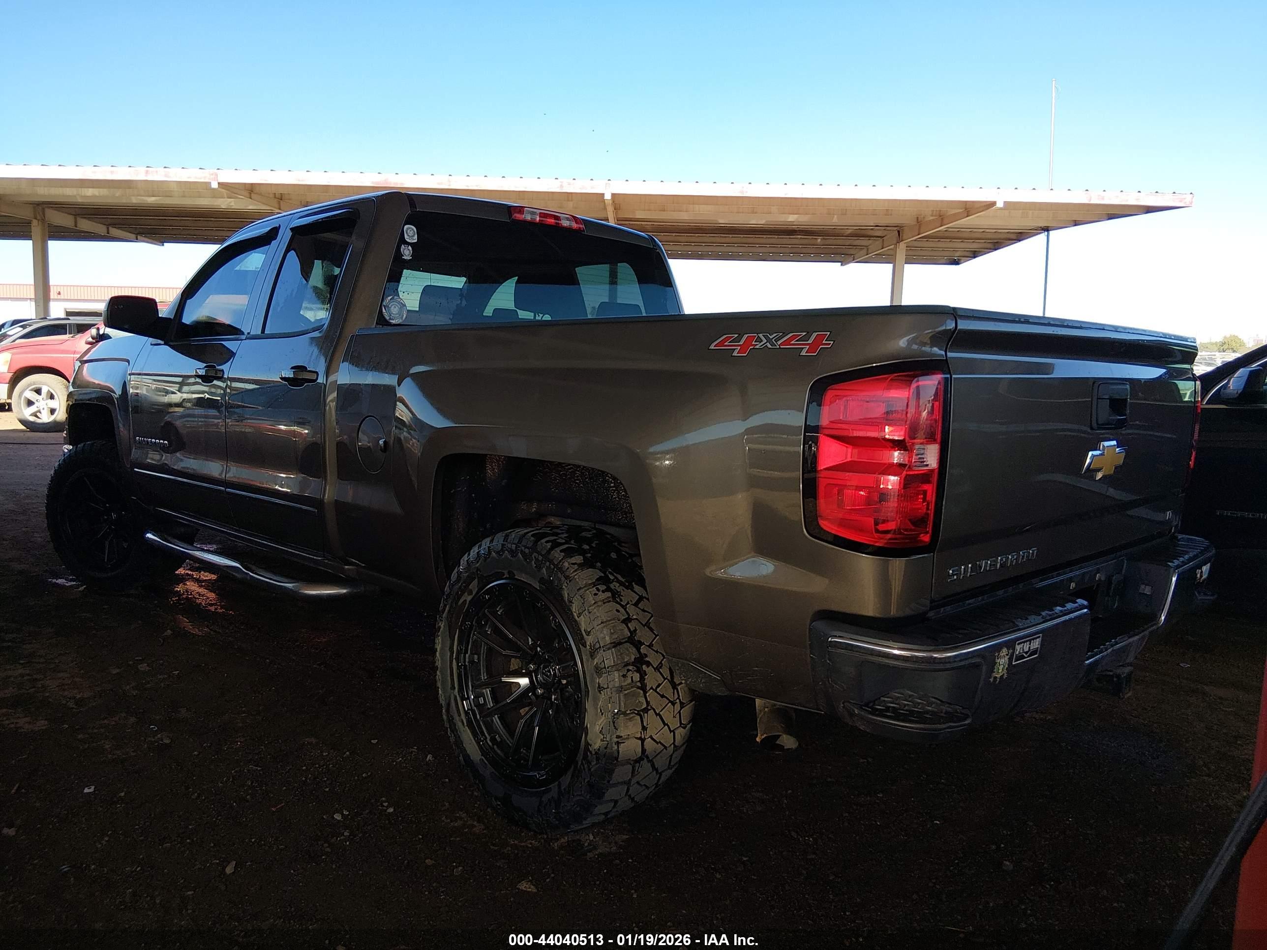 CHEVROLET SILVERADO image 3