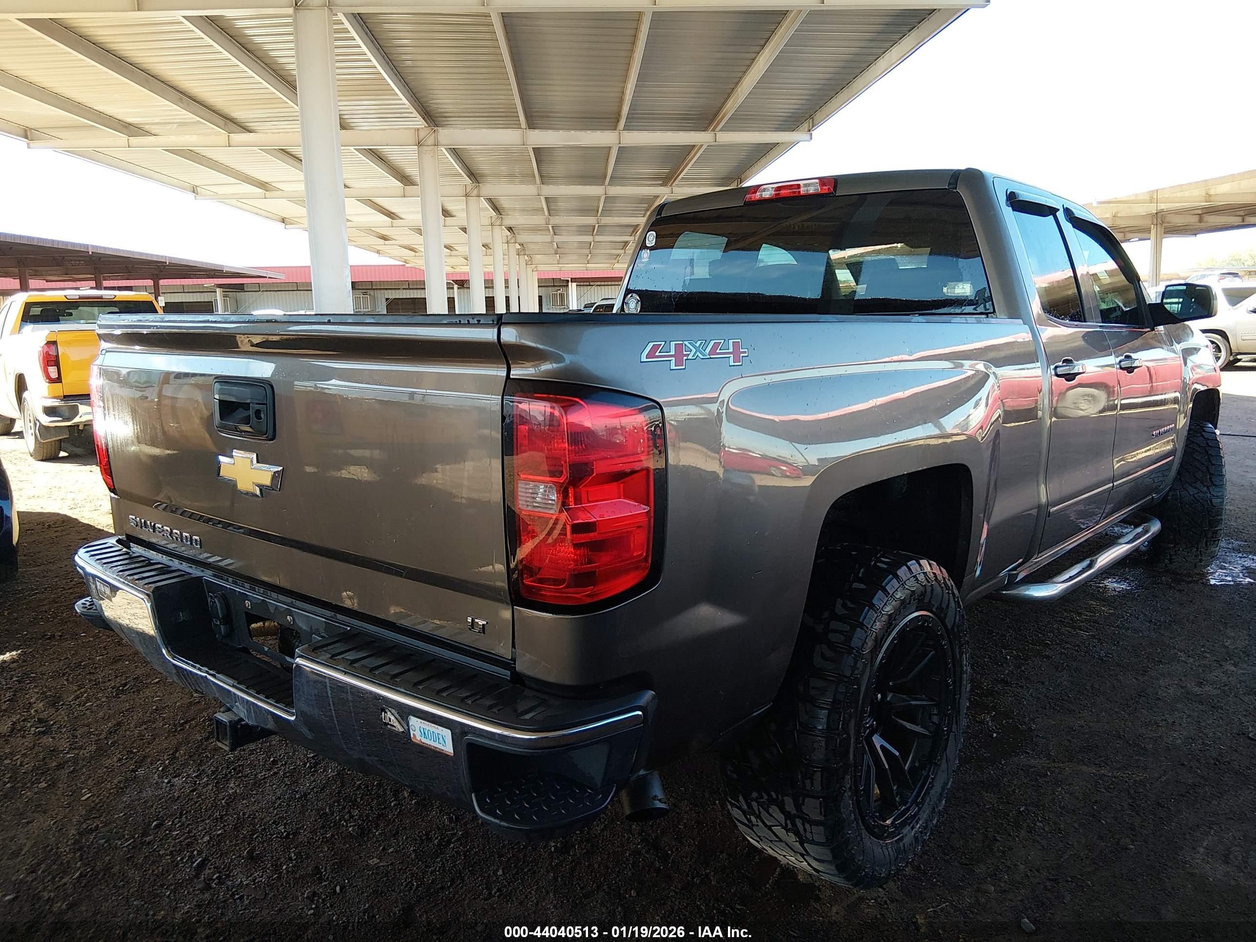 CHEVROLET SILVERADO image 4