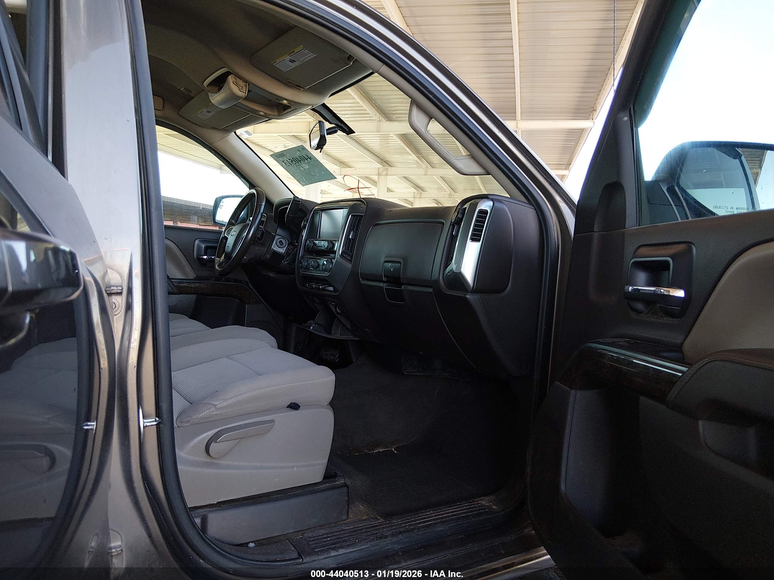 CHEVROLET SILVERADO image 5