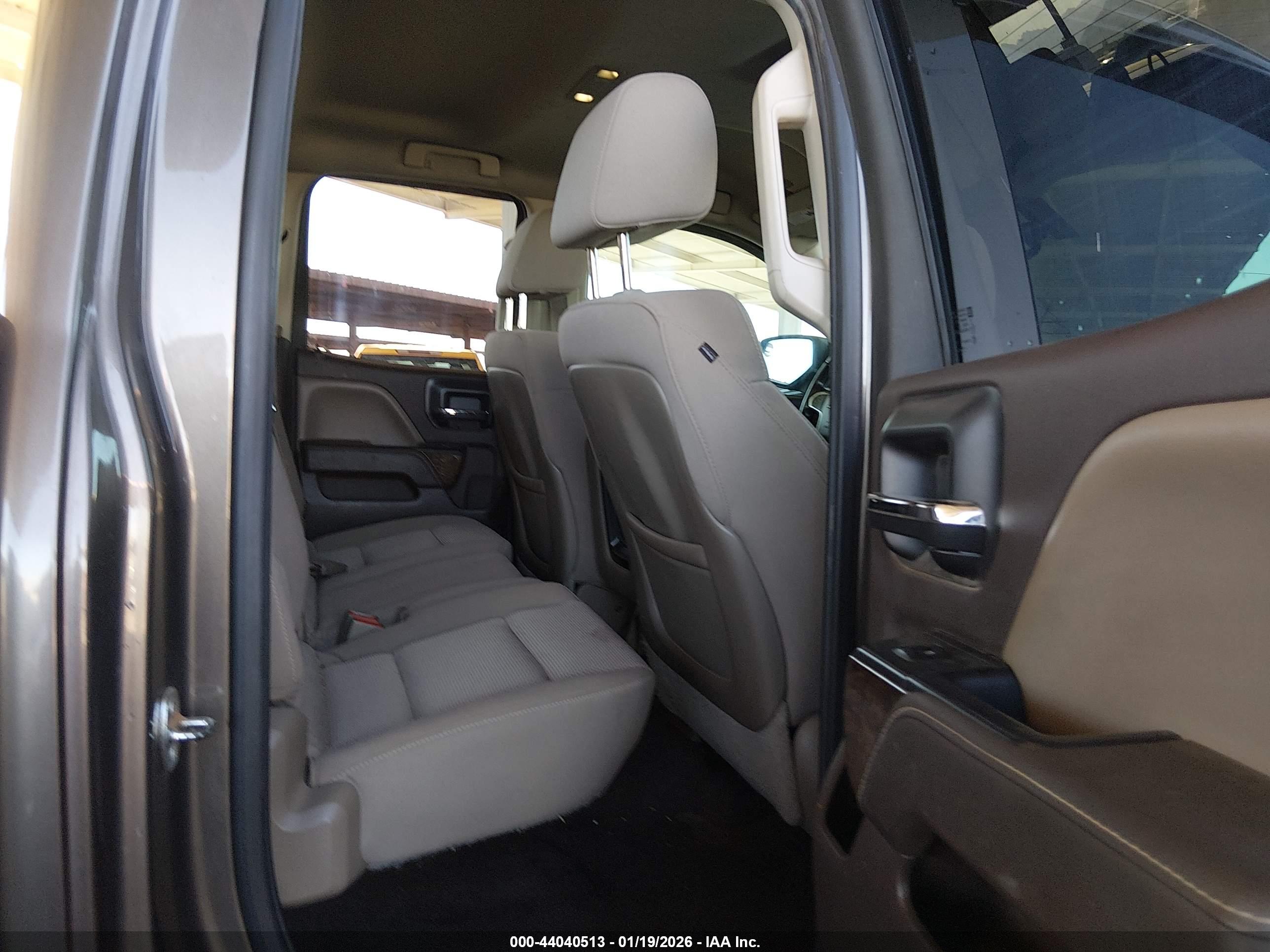 CHEVROLET SILVERADO image 8