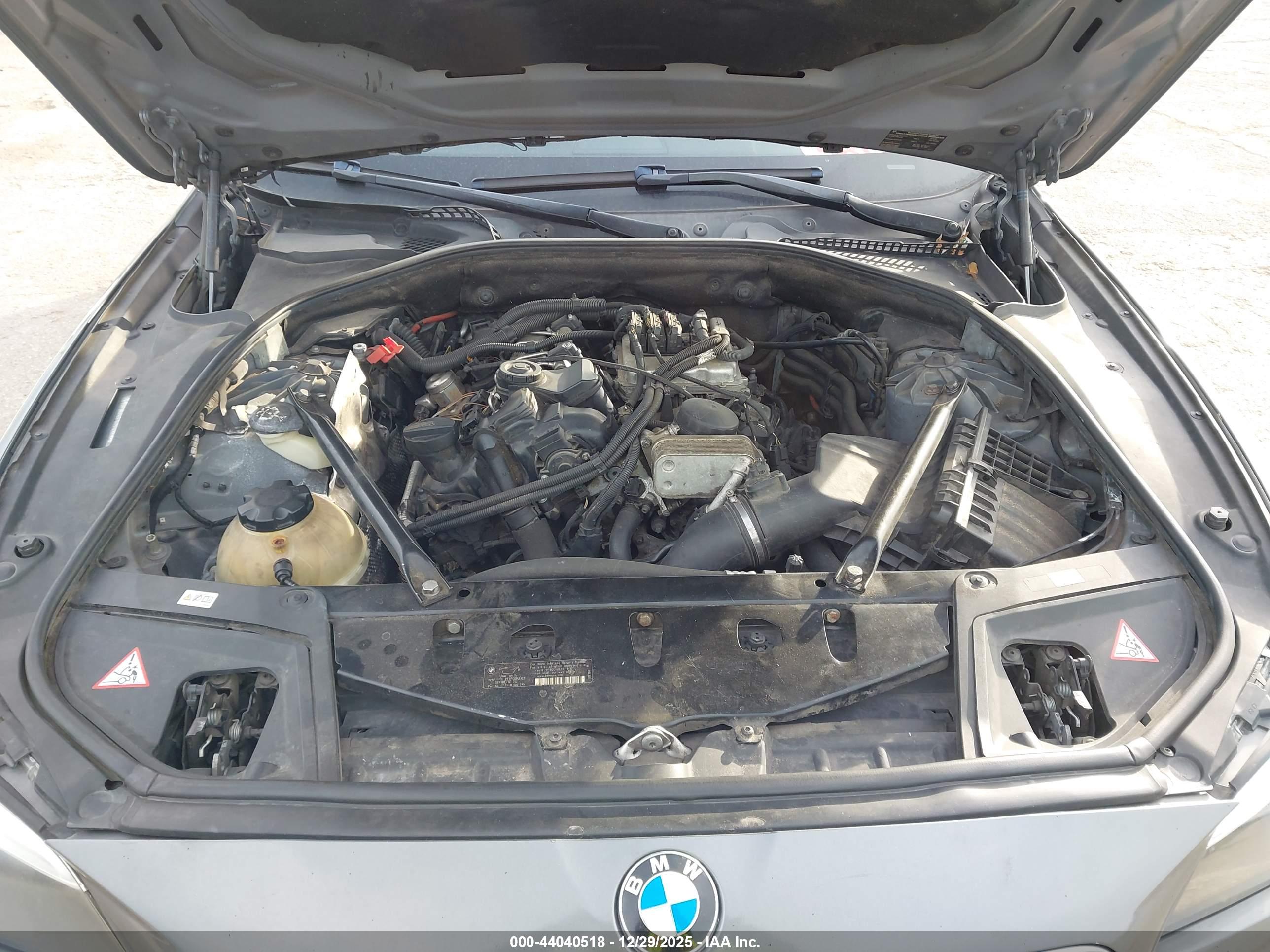 BMW 528I image 10
