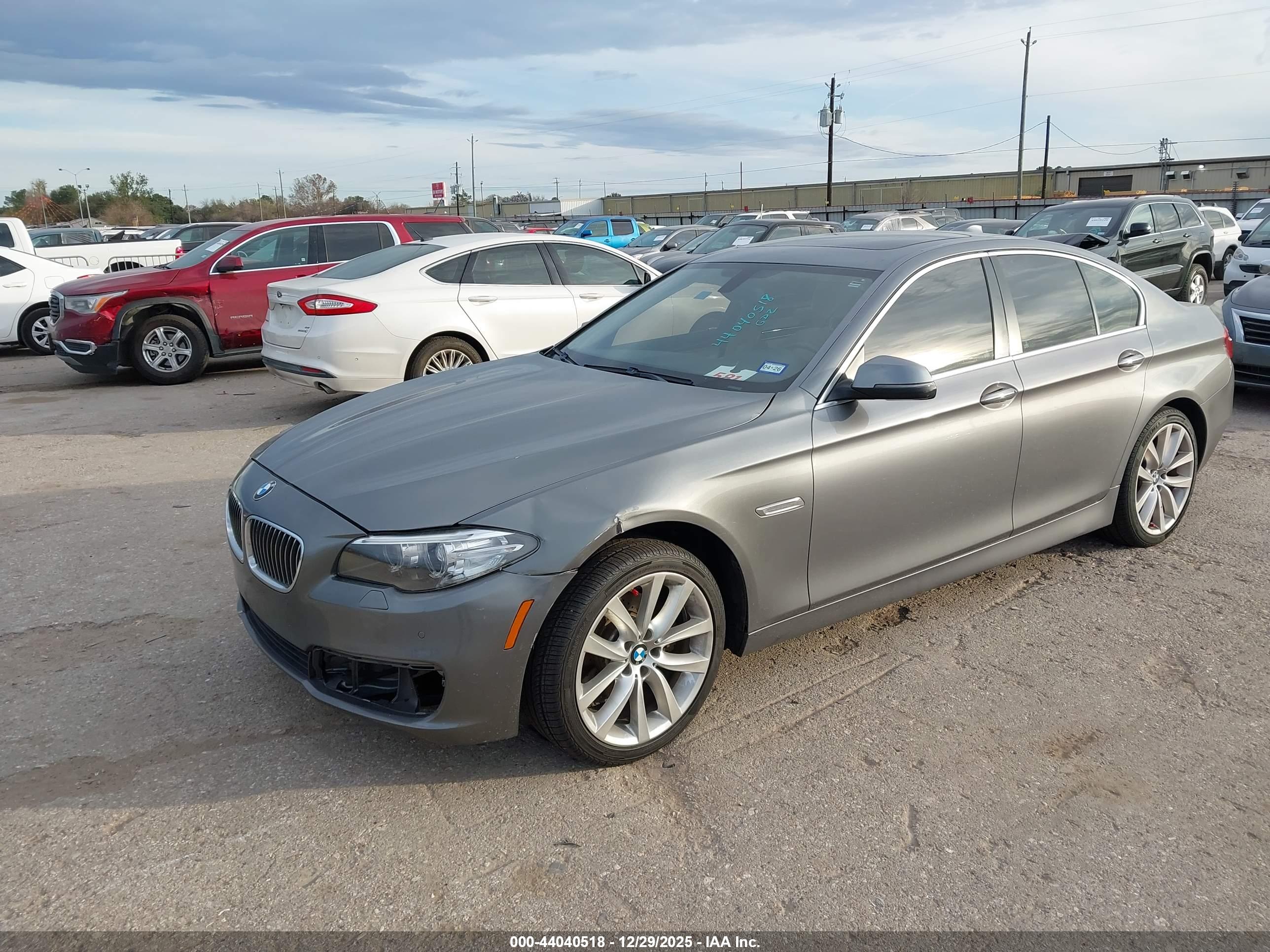 BMW 528I image 2