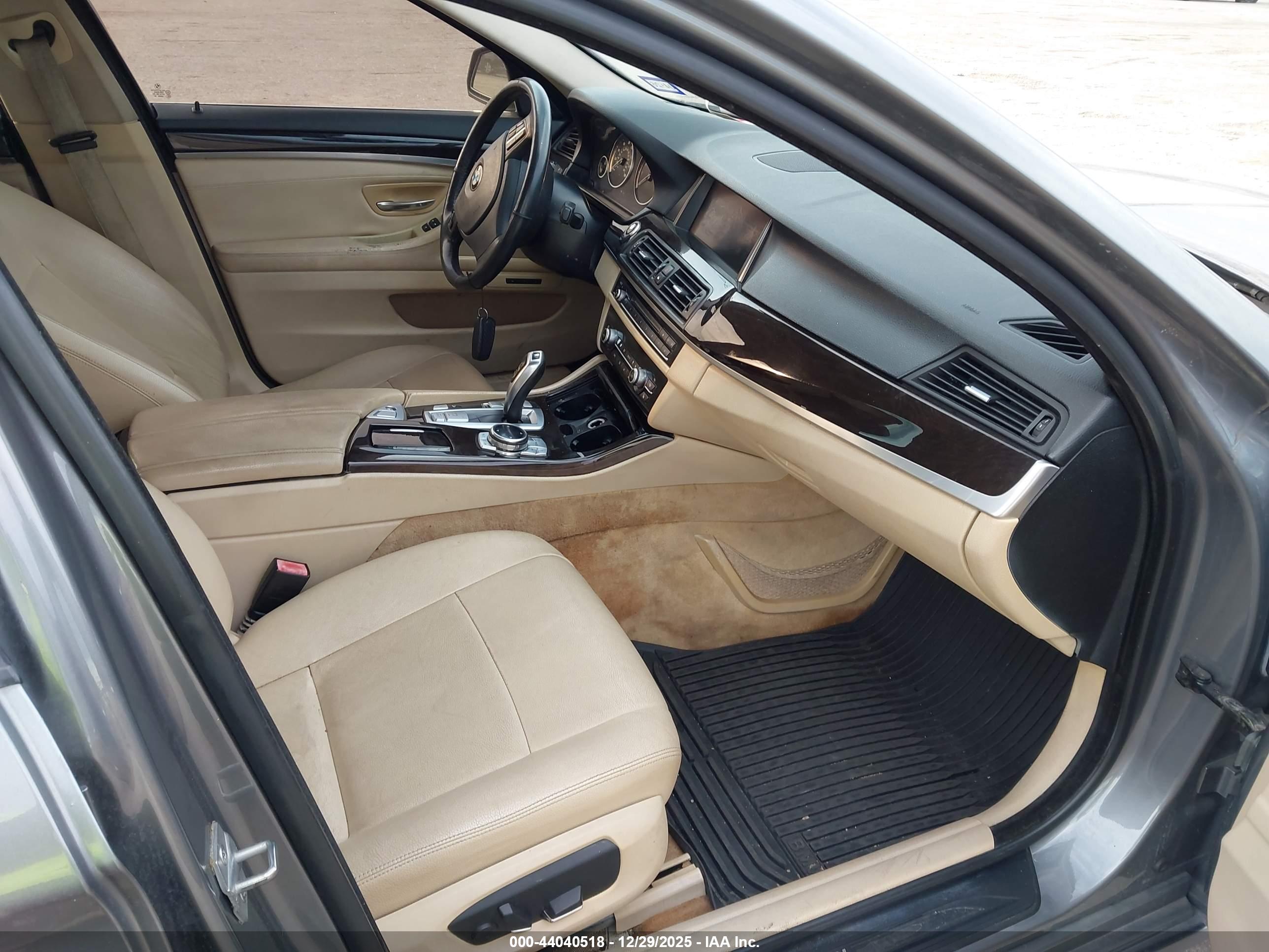 BMW 528I image 5
