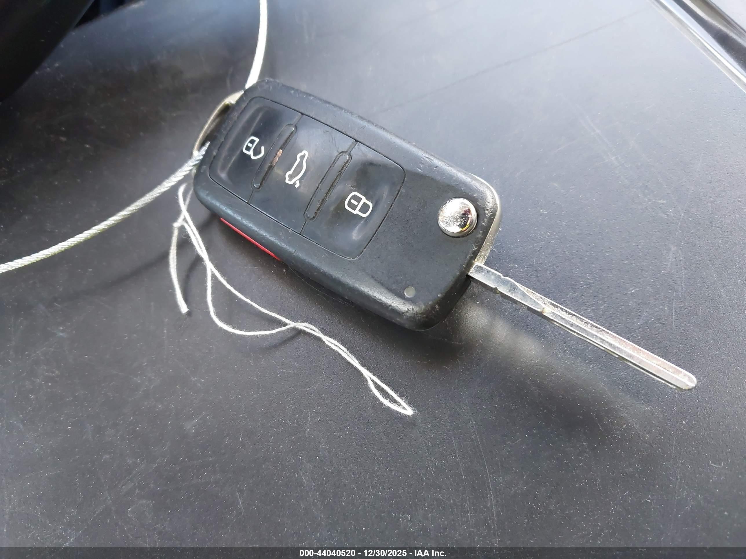 VOLKSWAGEN TIGUAN image 11