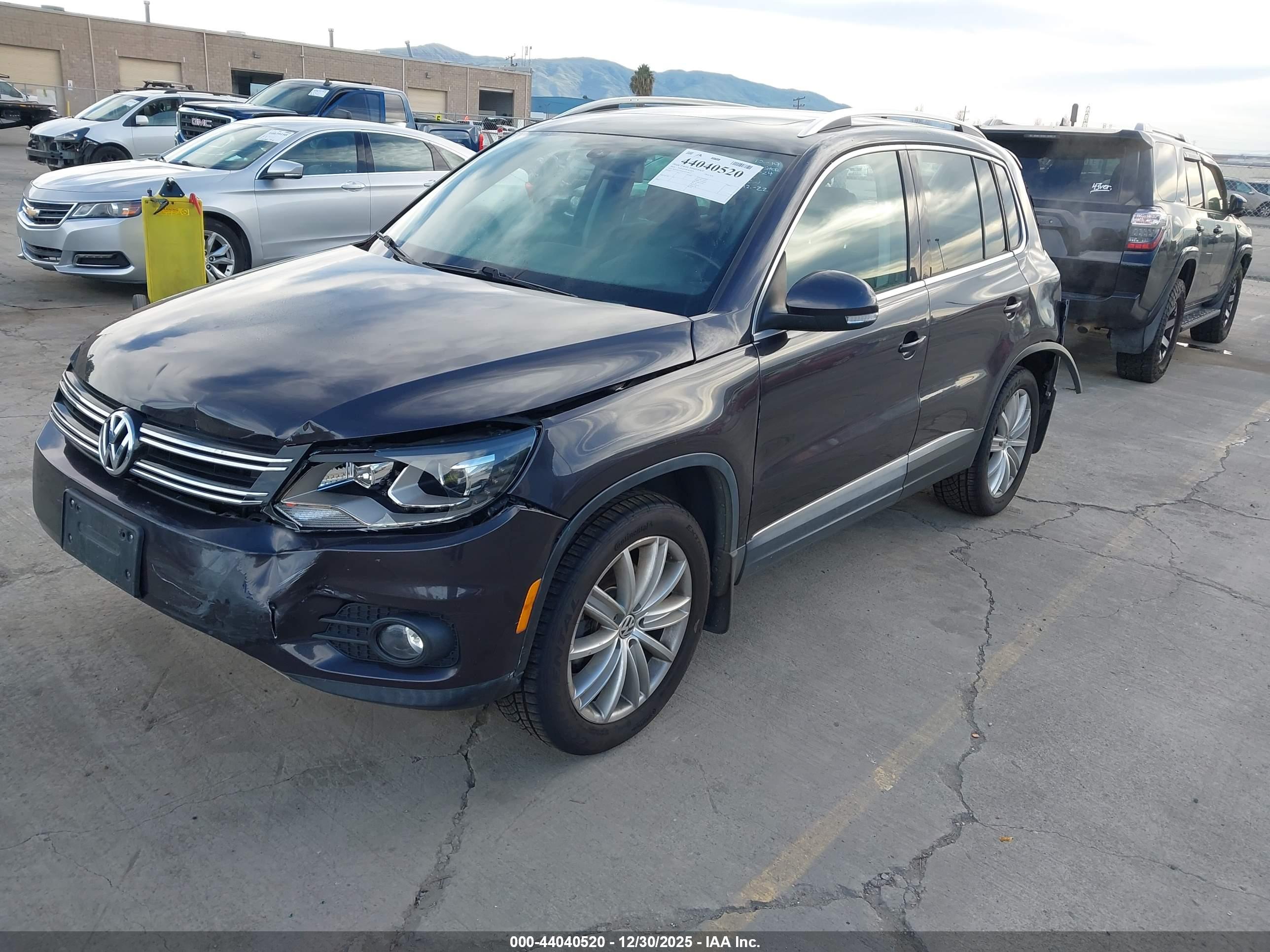 VOLKSWAGEN TIGUAN image 2