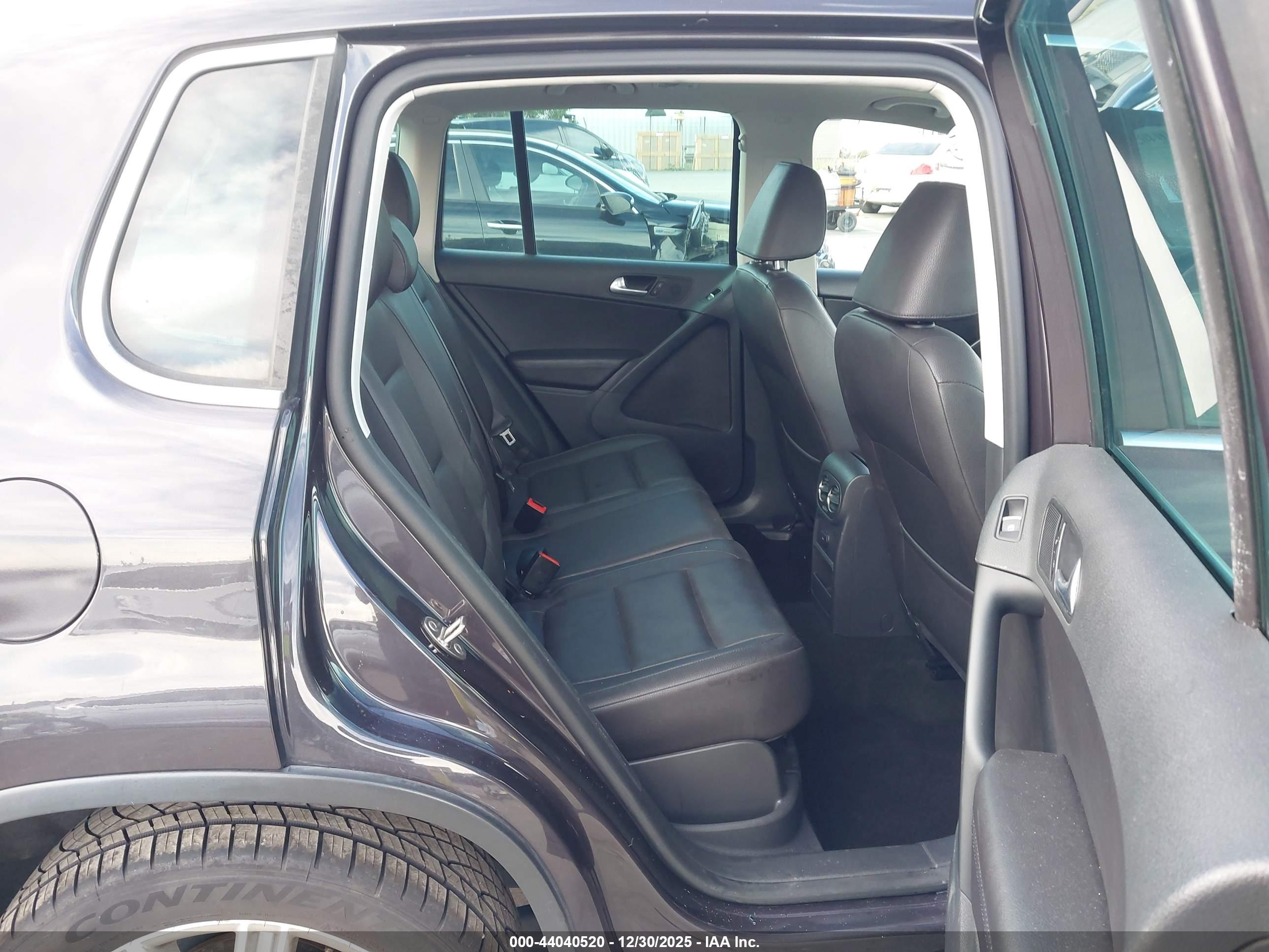 VOLKSWAGEN TIGUAN image 8