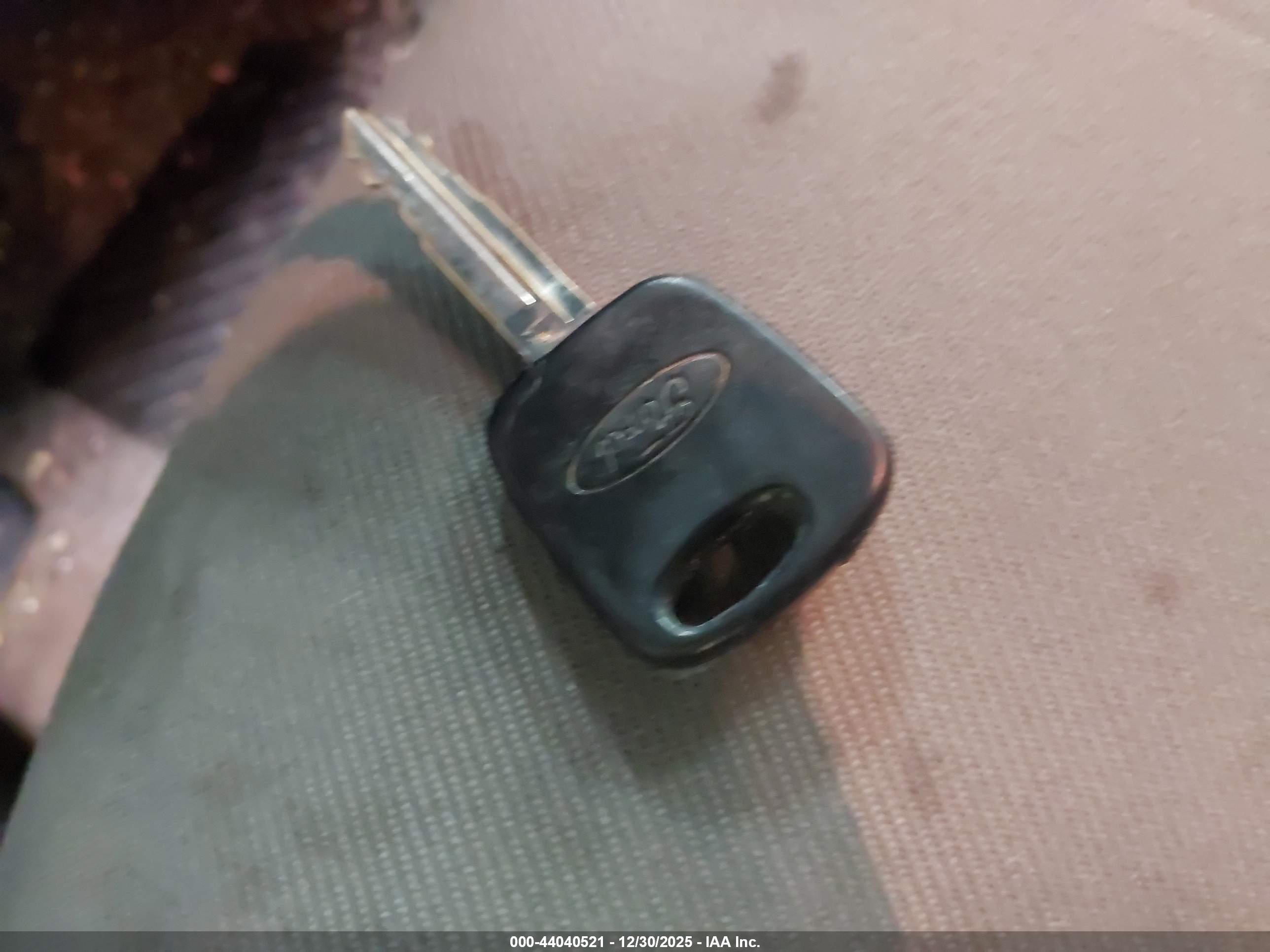 FORD ESCAPE image 11