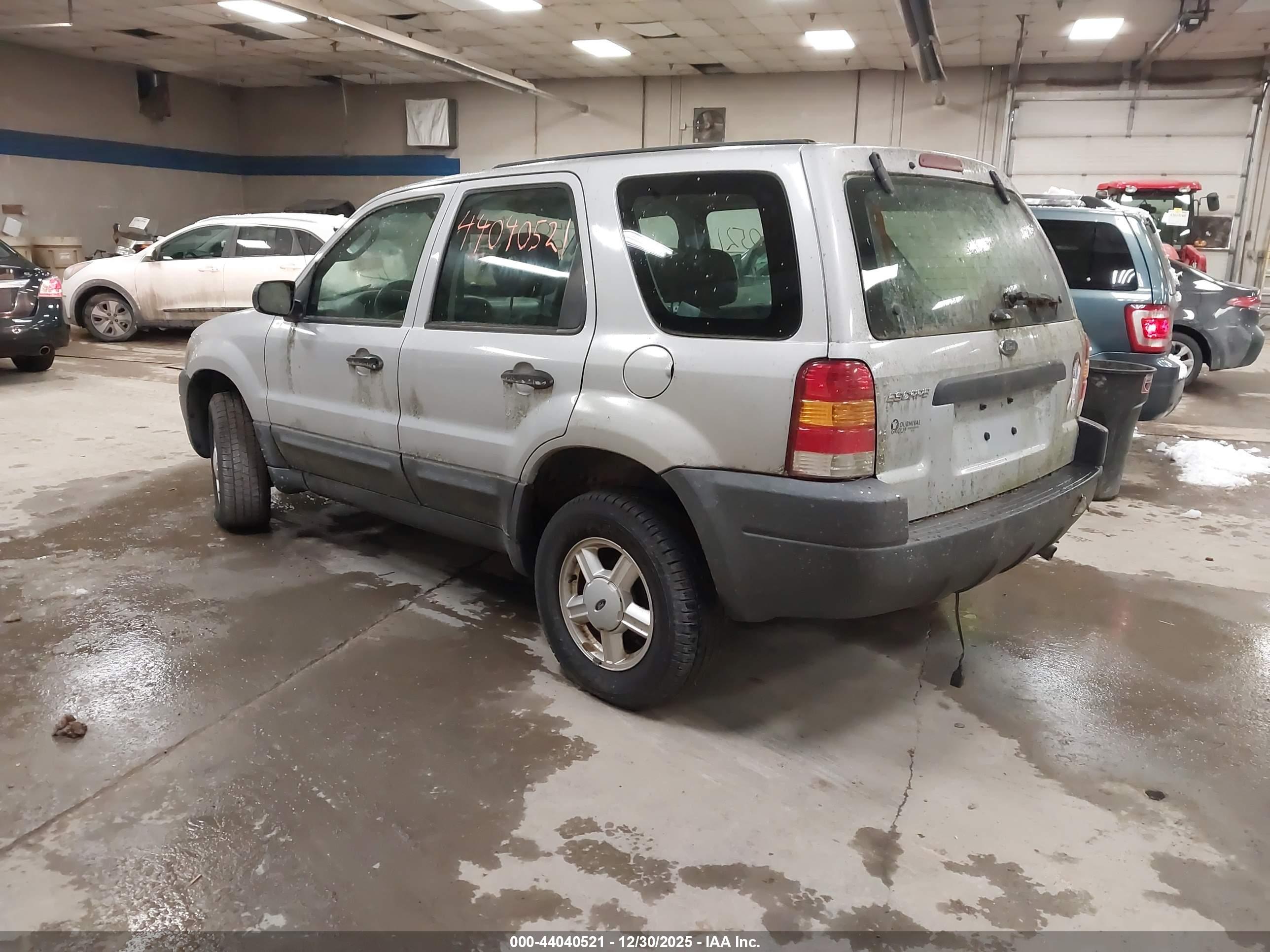 FORD ESCAPE image 3