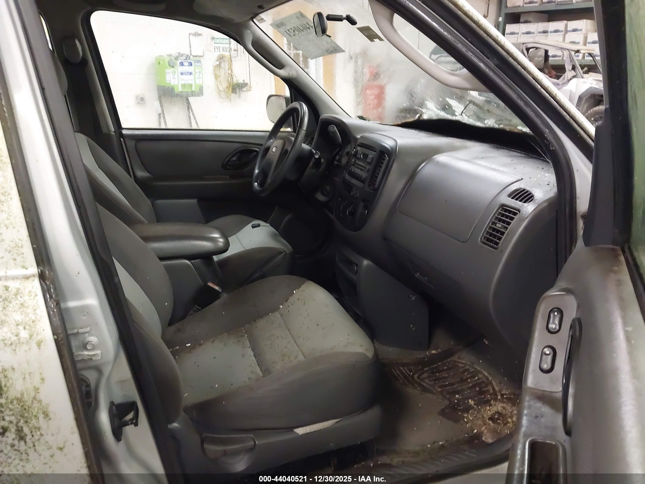 FORD ESCAPE image 5