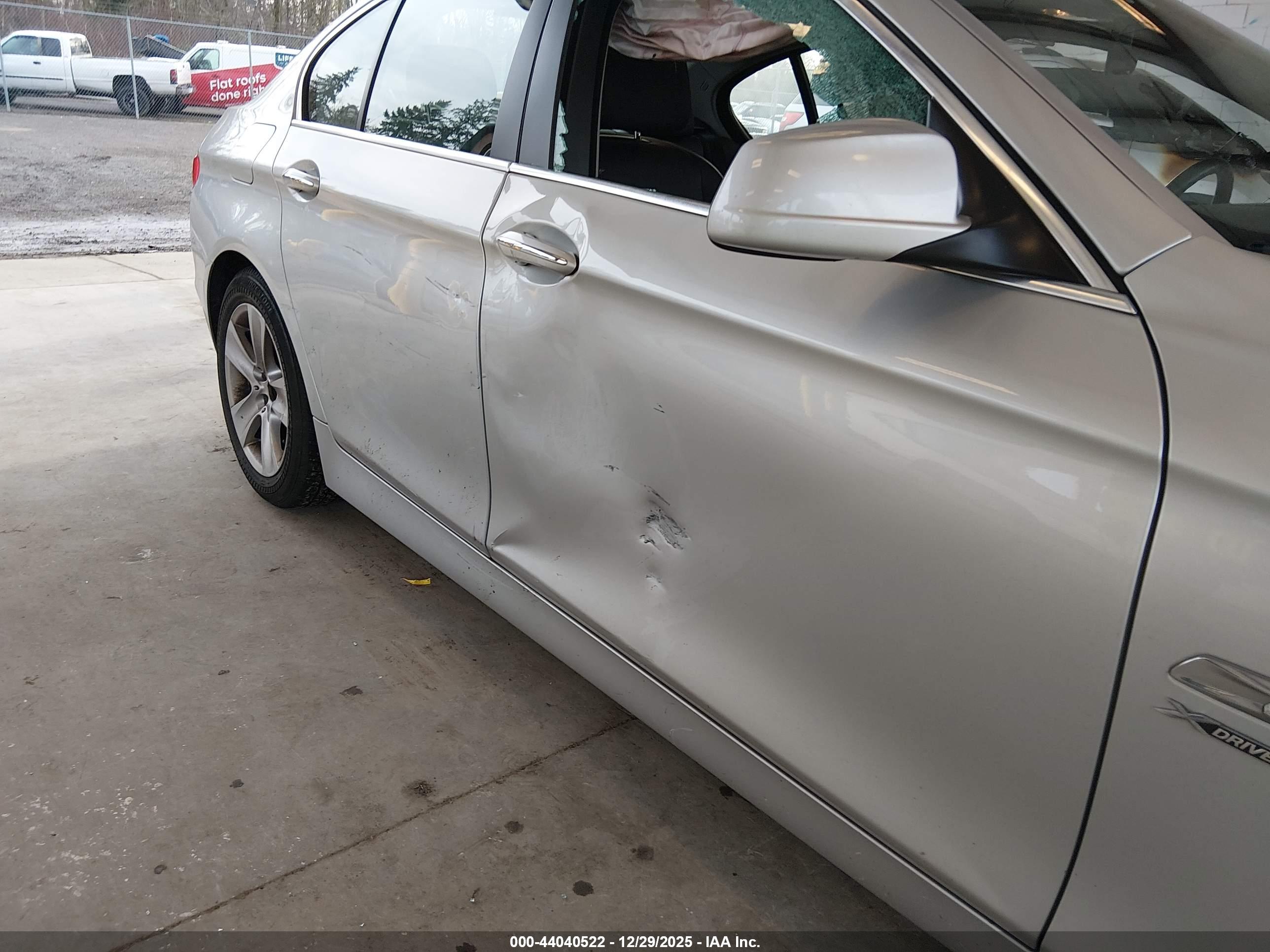 BMW 528I image 6