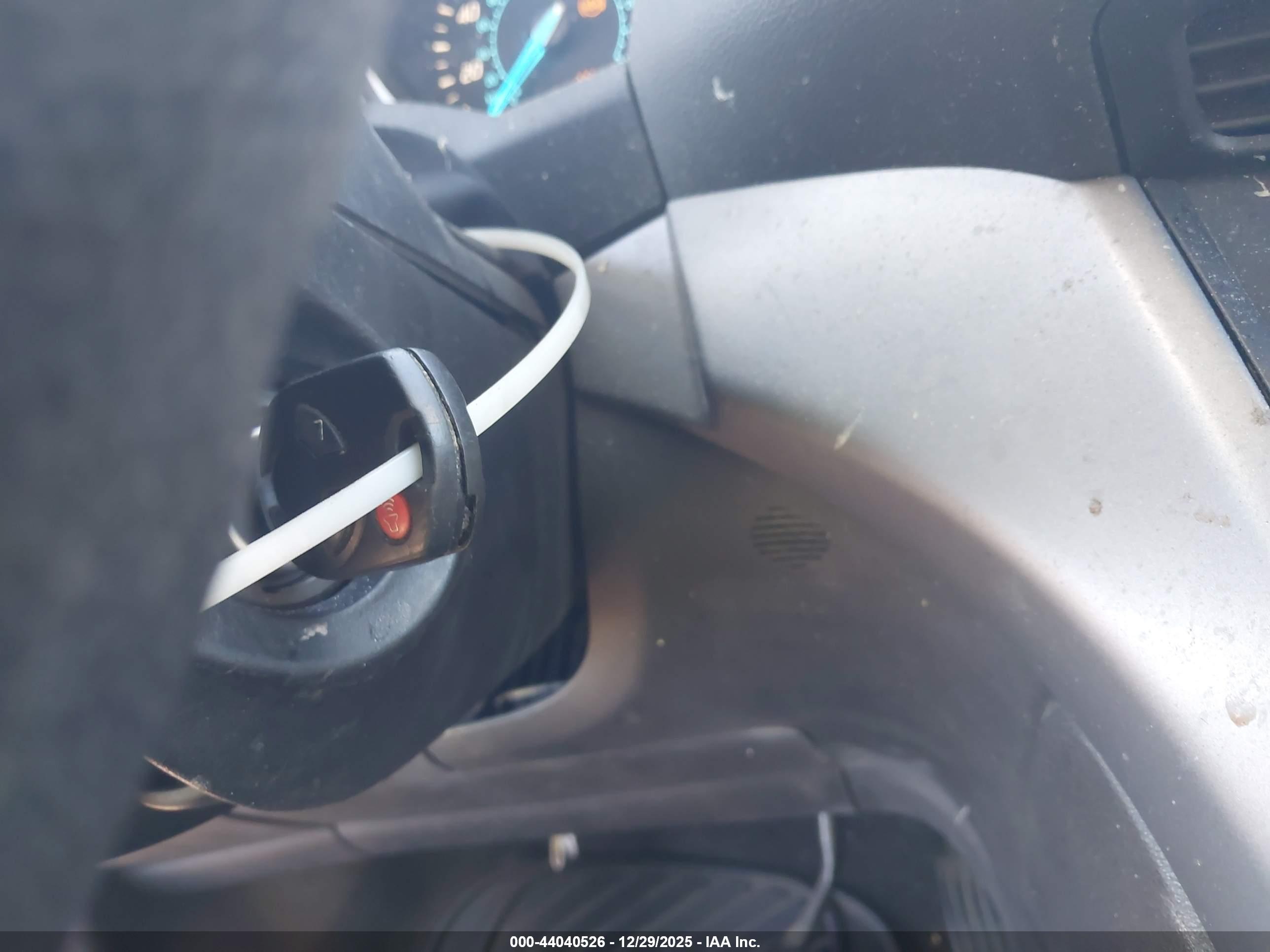 FORD ESCAPE image 11