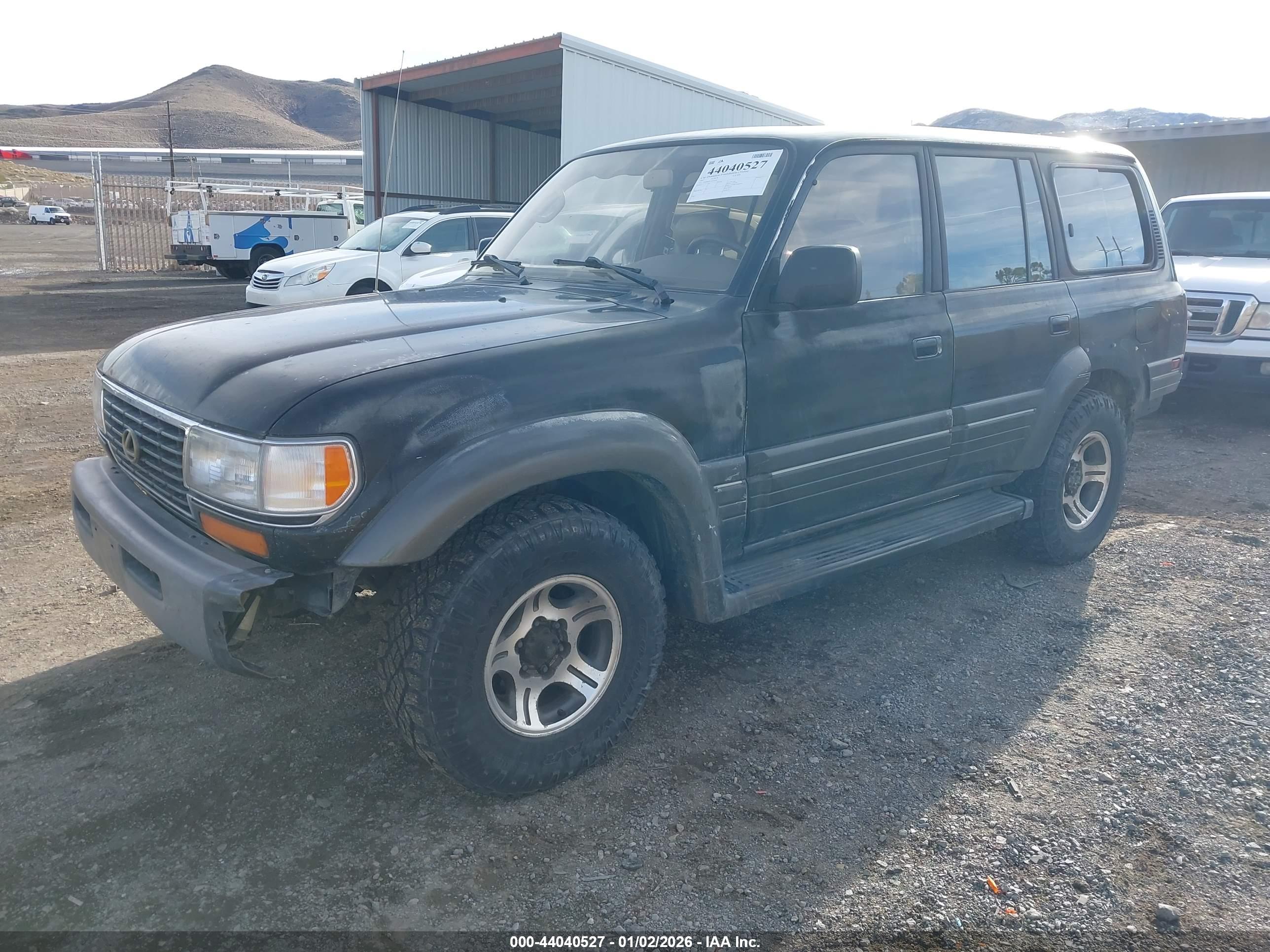 LEXUS LX image 2