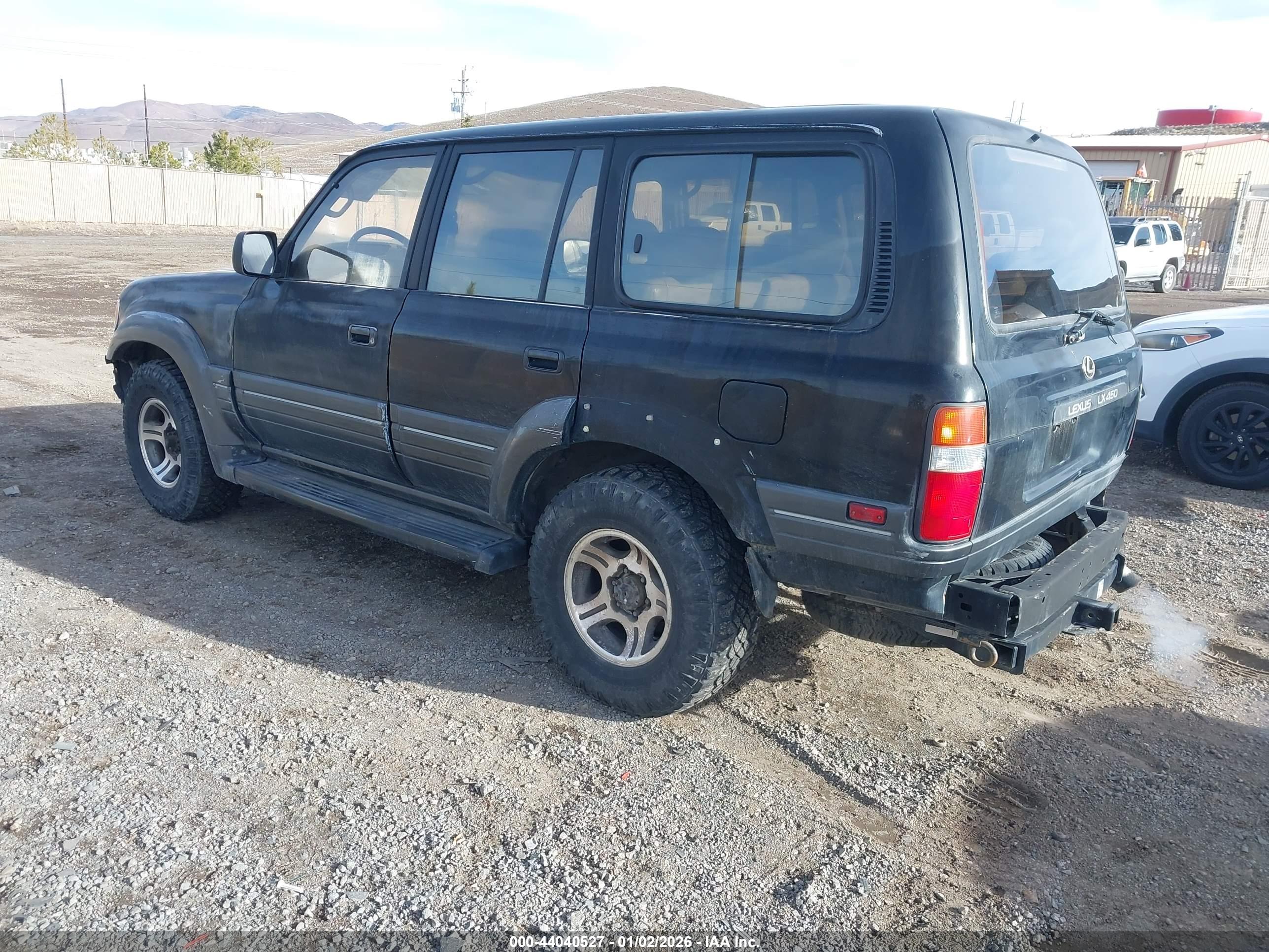 LEXUS LX image 3