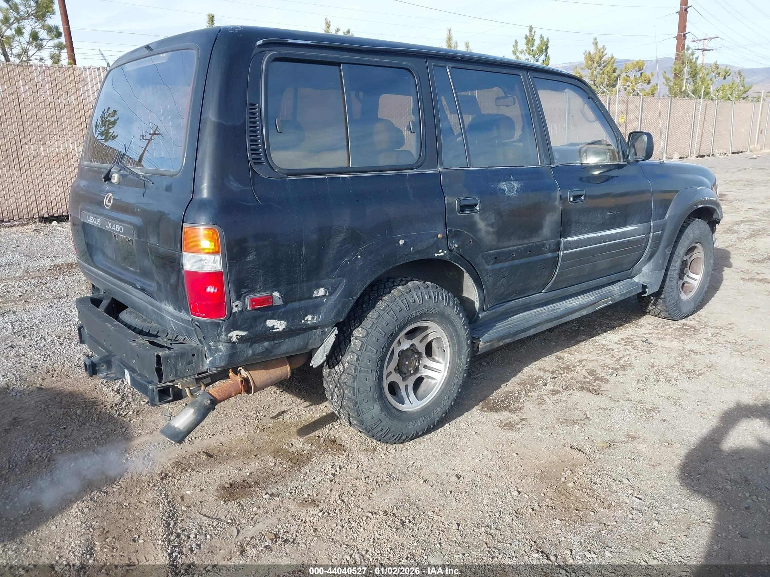 LEXUS LX image 4