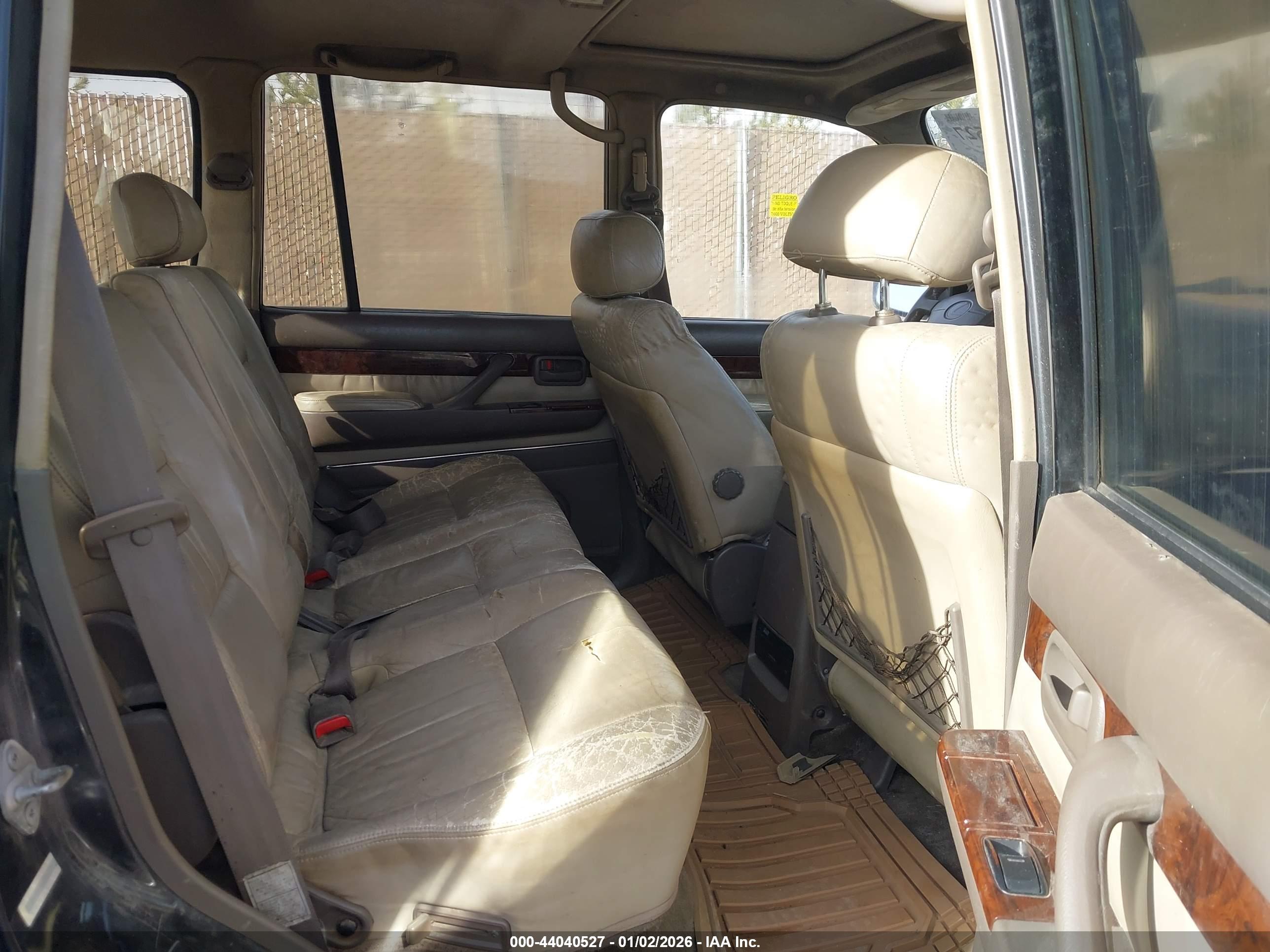 LEXUS LX image 8