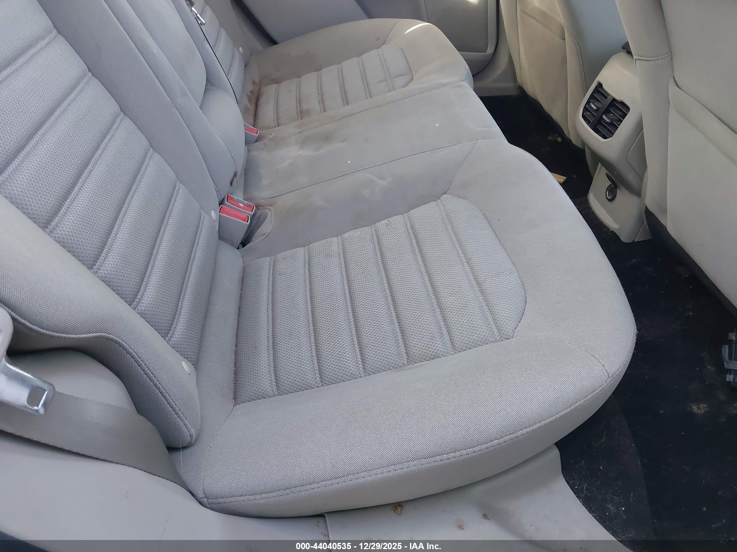 FORD FUSION image 8