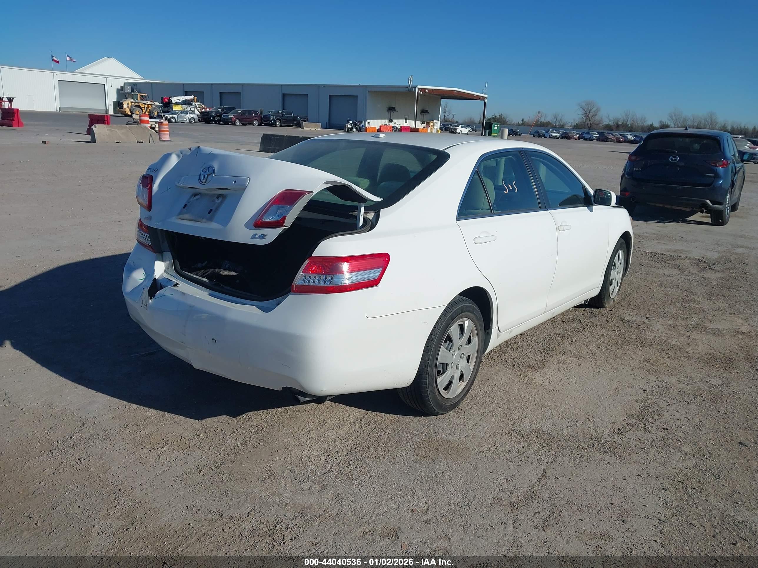 TOYOTA CAMRY image 4