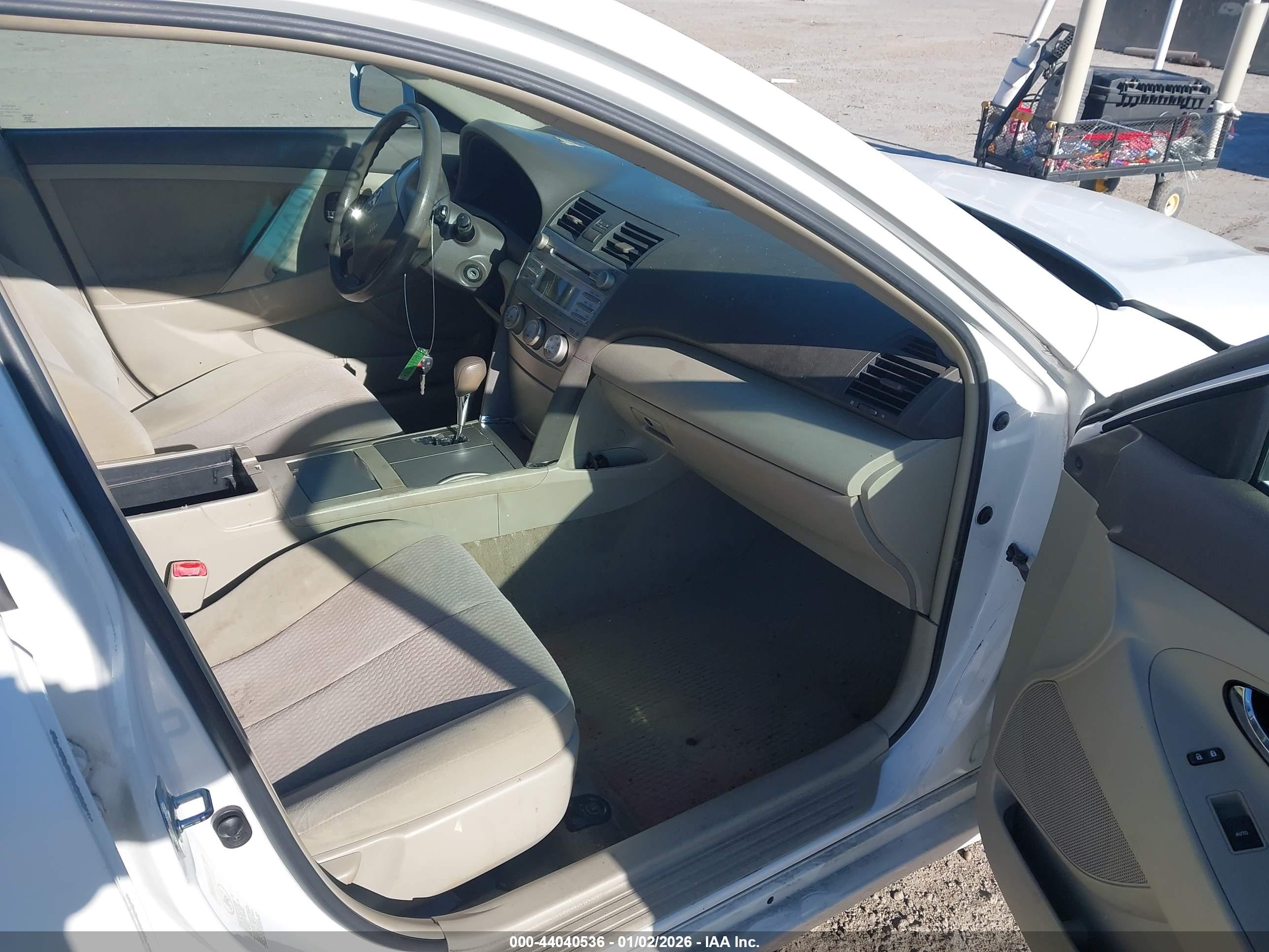 TOYOTA CAMRY image 5