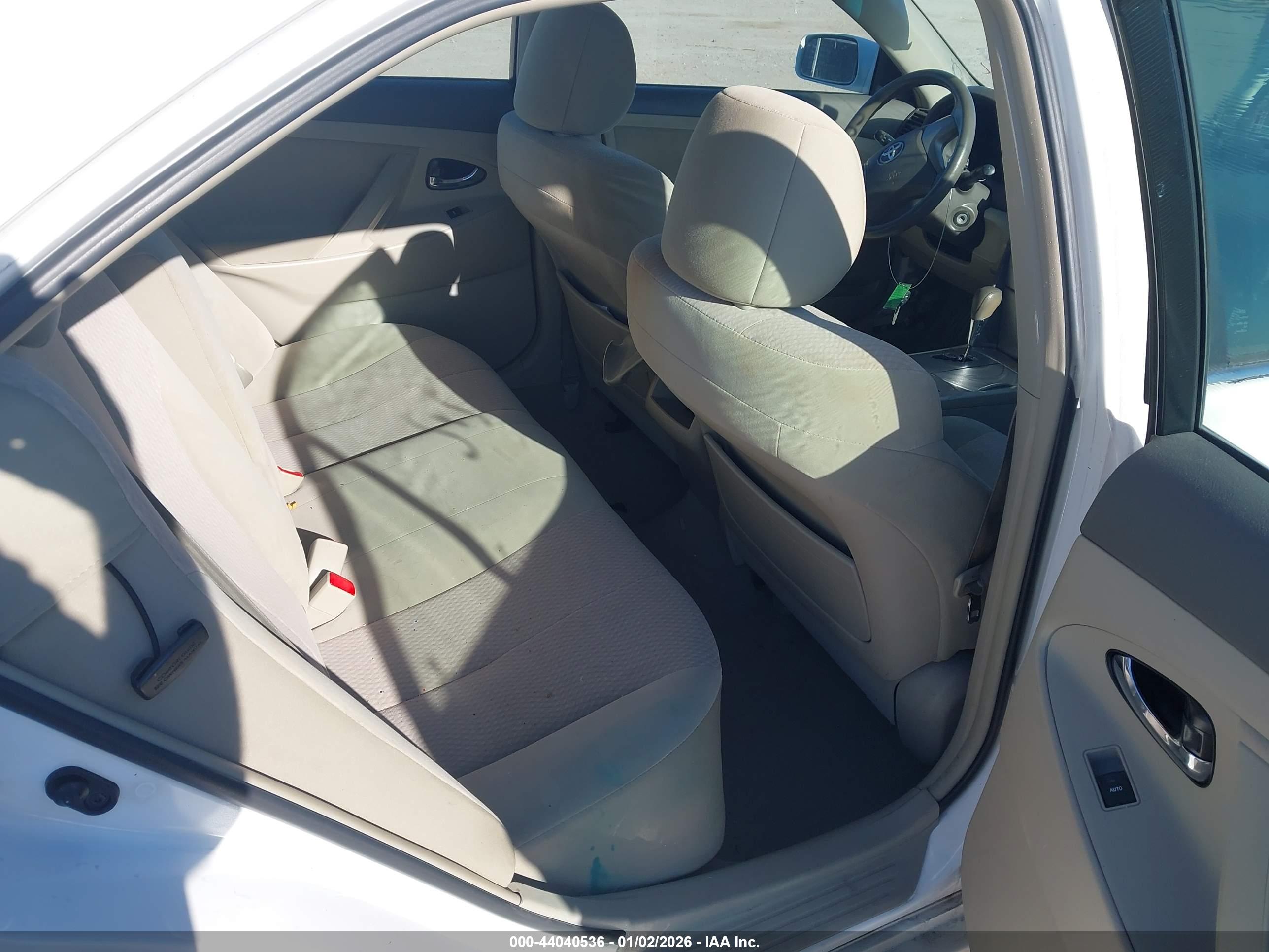 TOYOTA CAMRY image 8