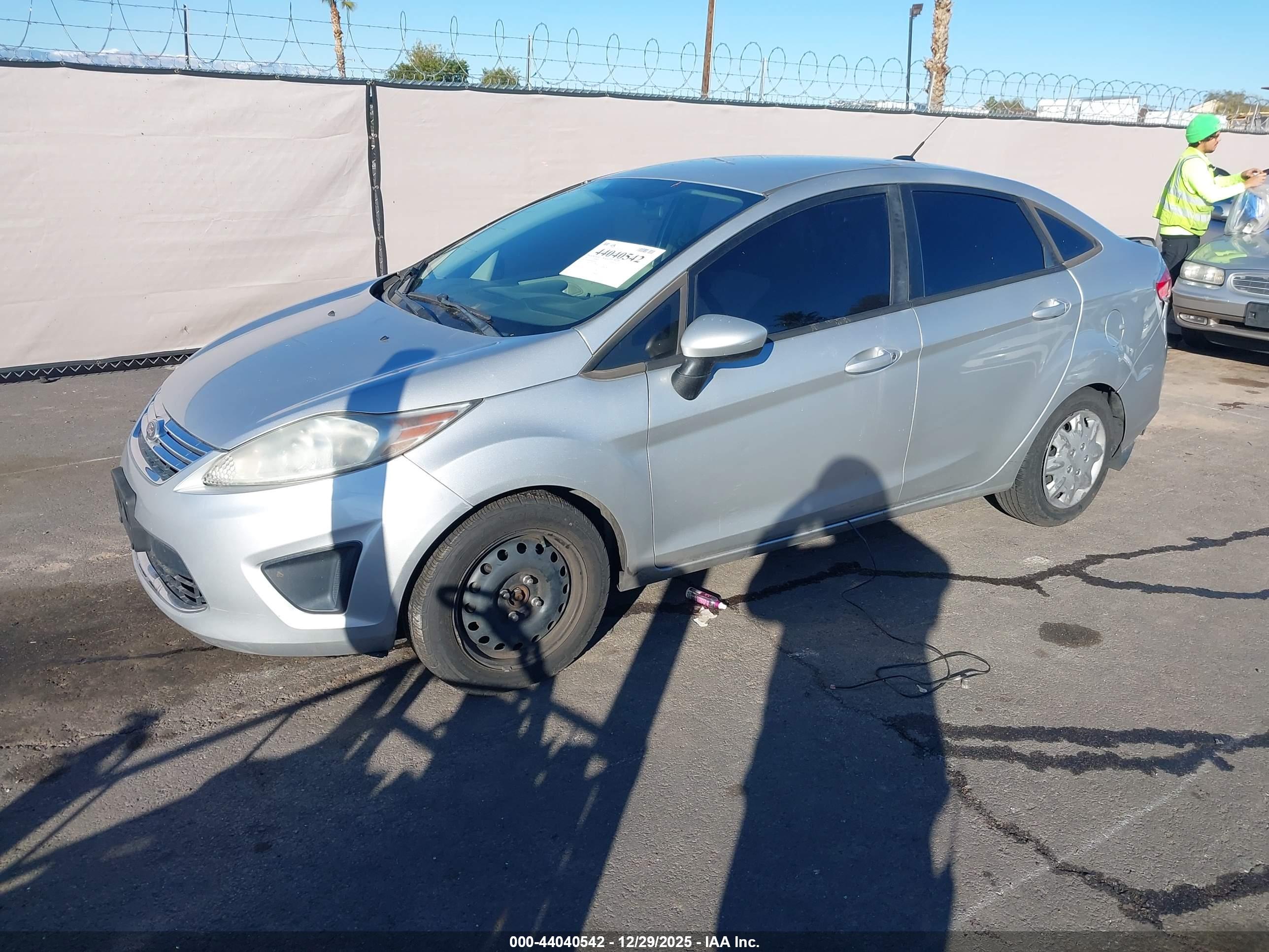 FORD FIESTA image 2