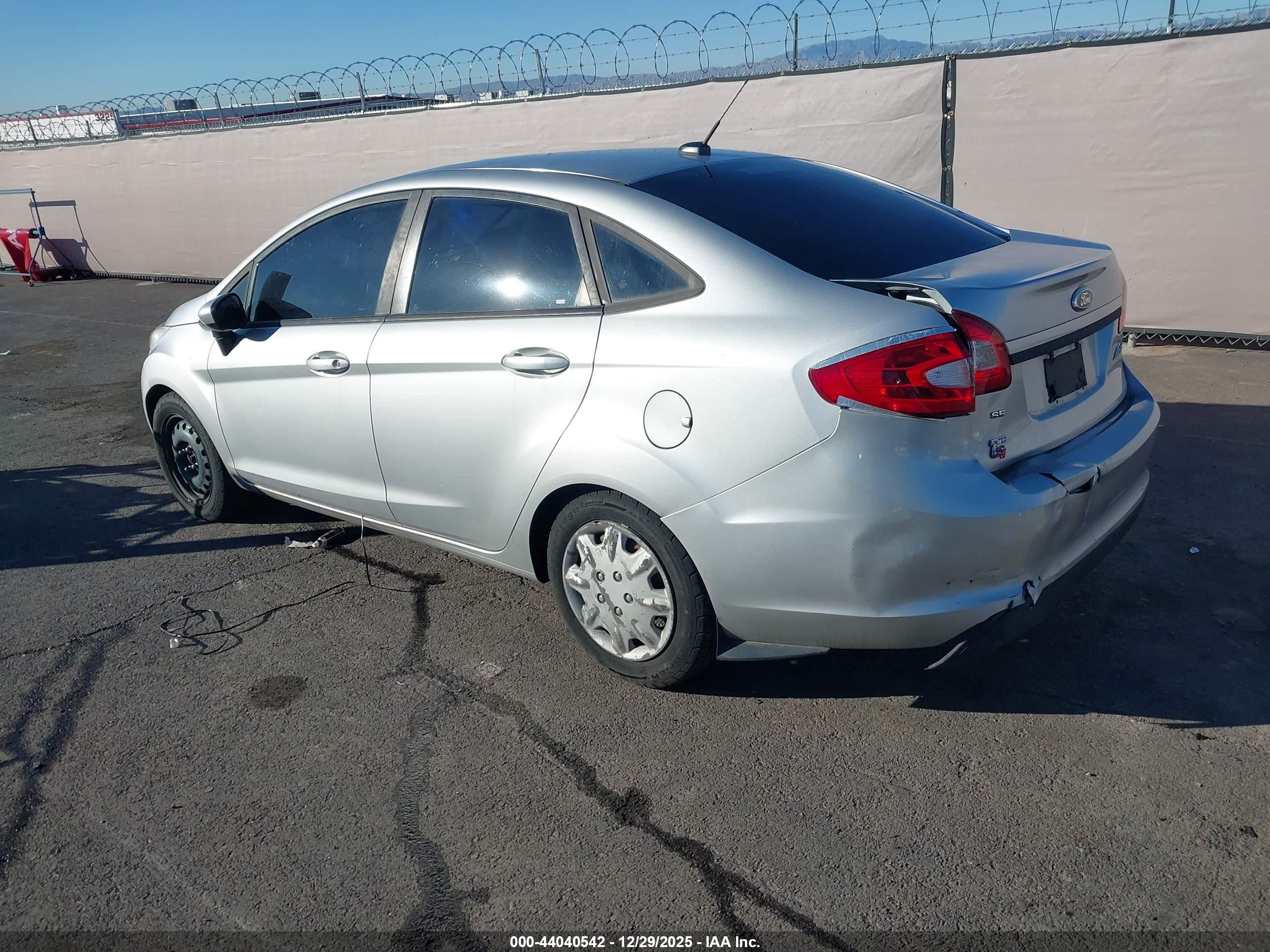 FORD FIESTA image 3