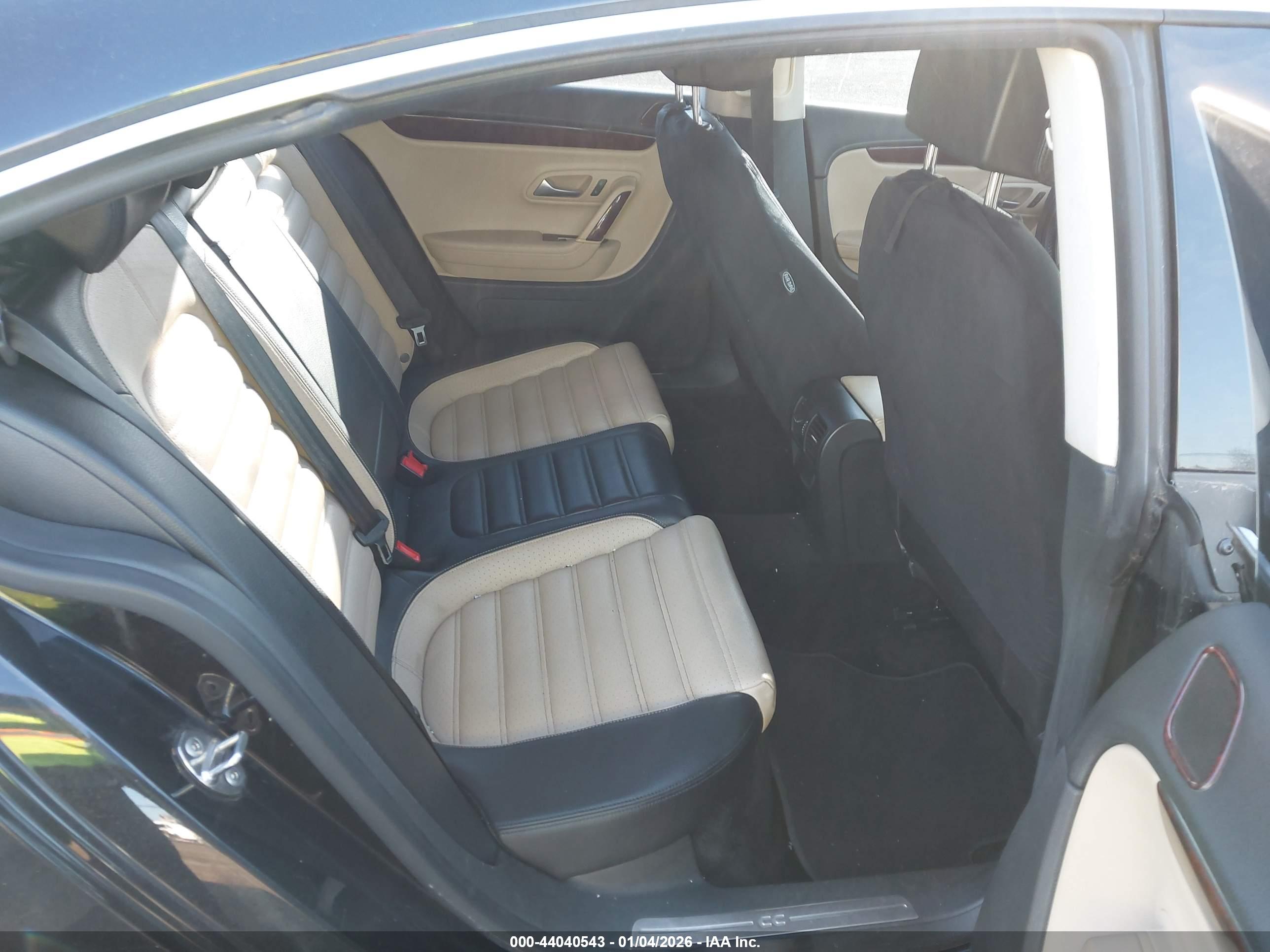 VOLKSWAGEN CC image 8