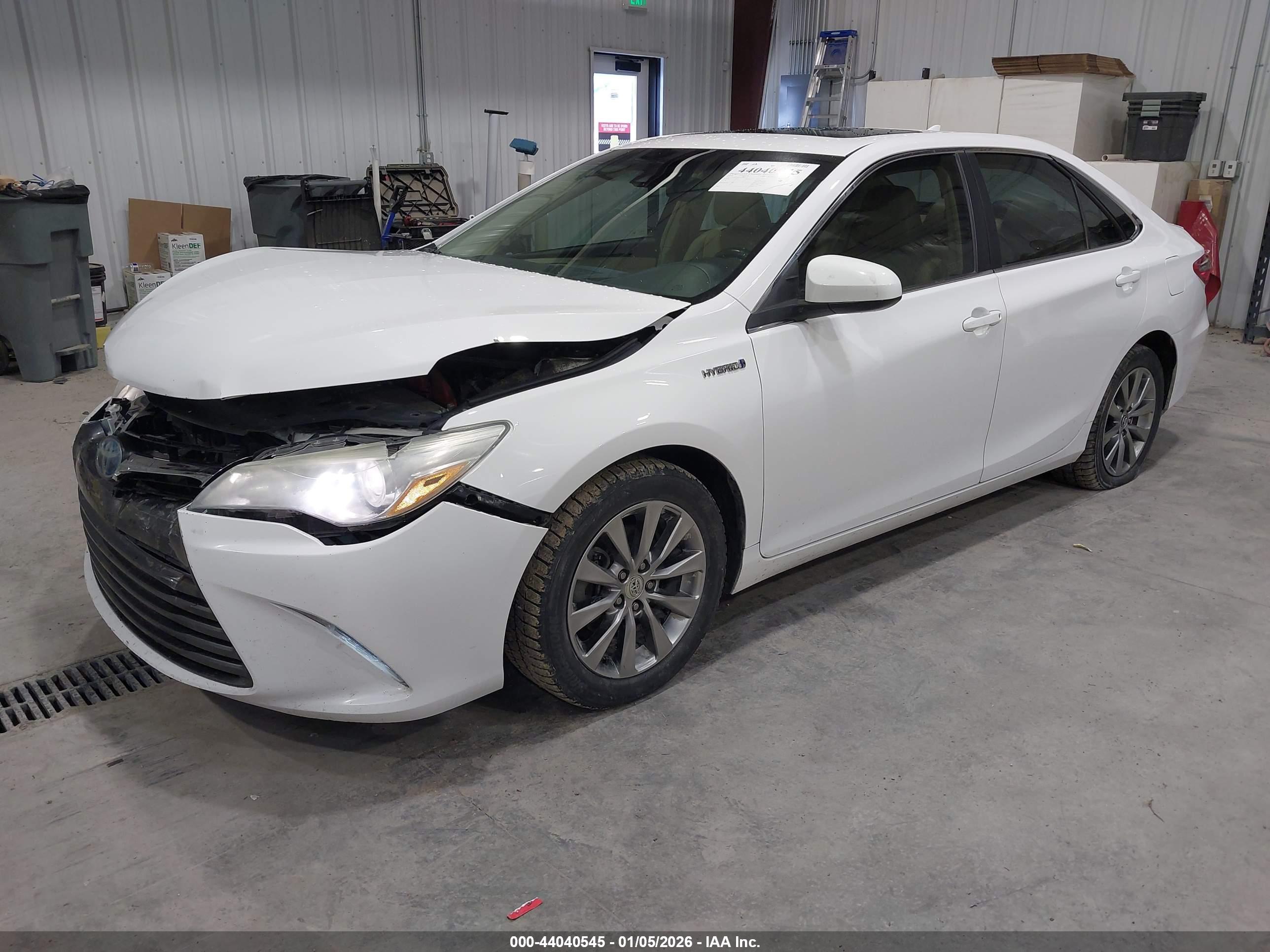 TOYOTA CAMRY image 2