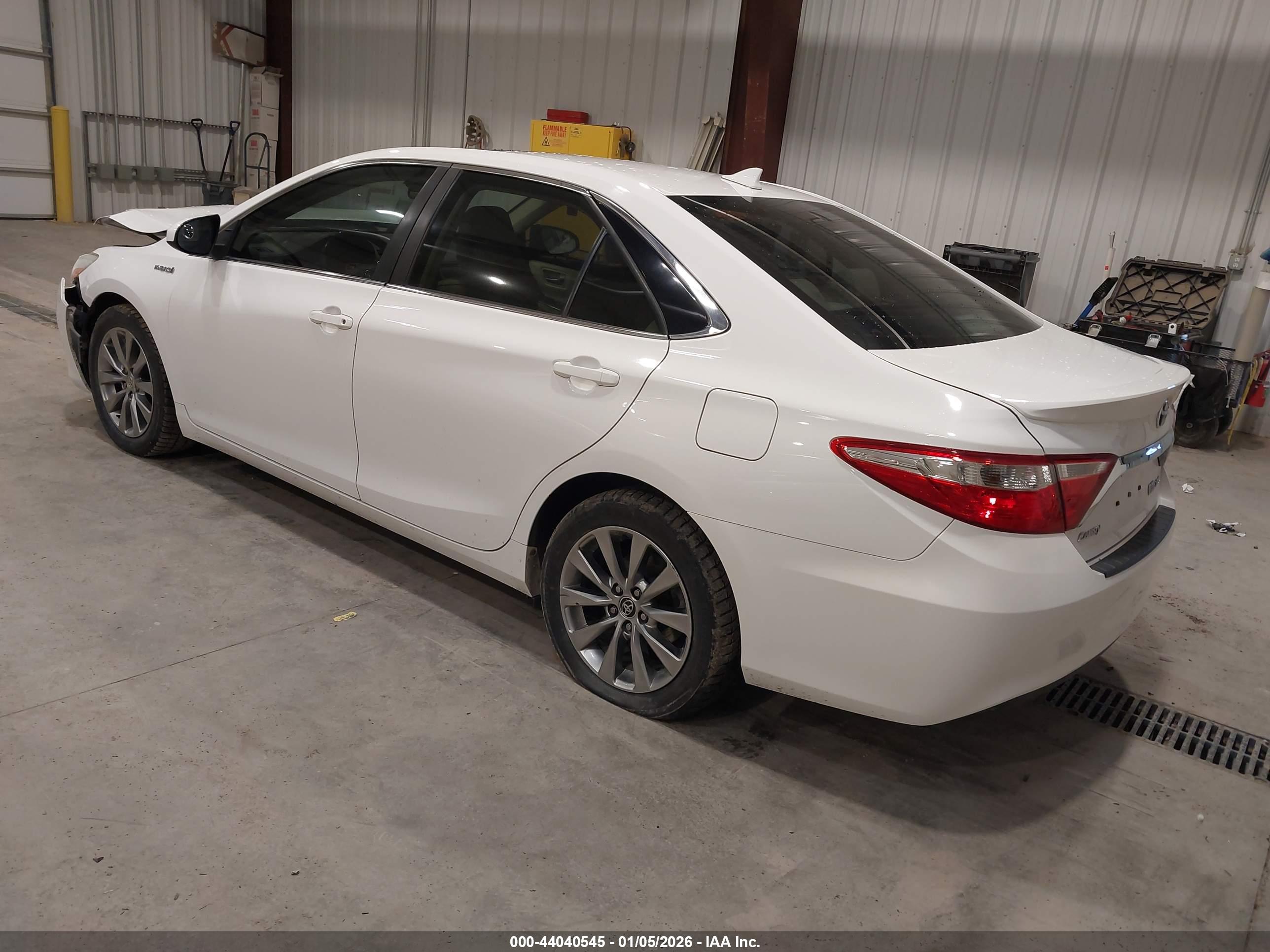 TOYOTA CAMRY image 3