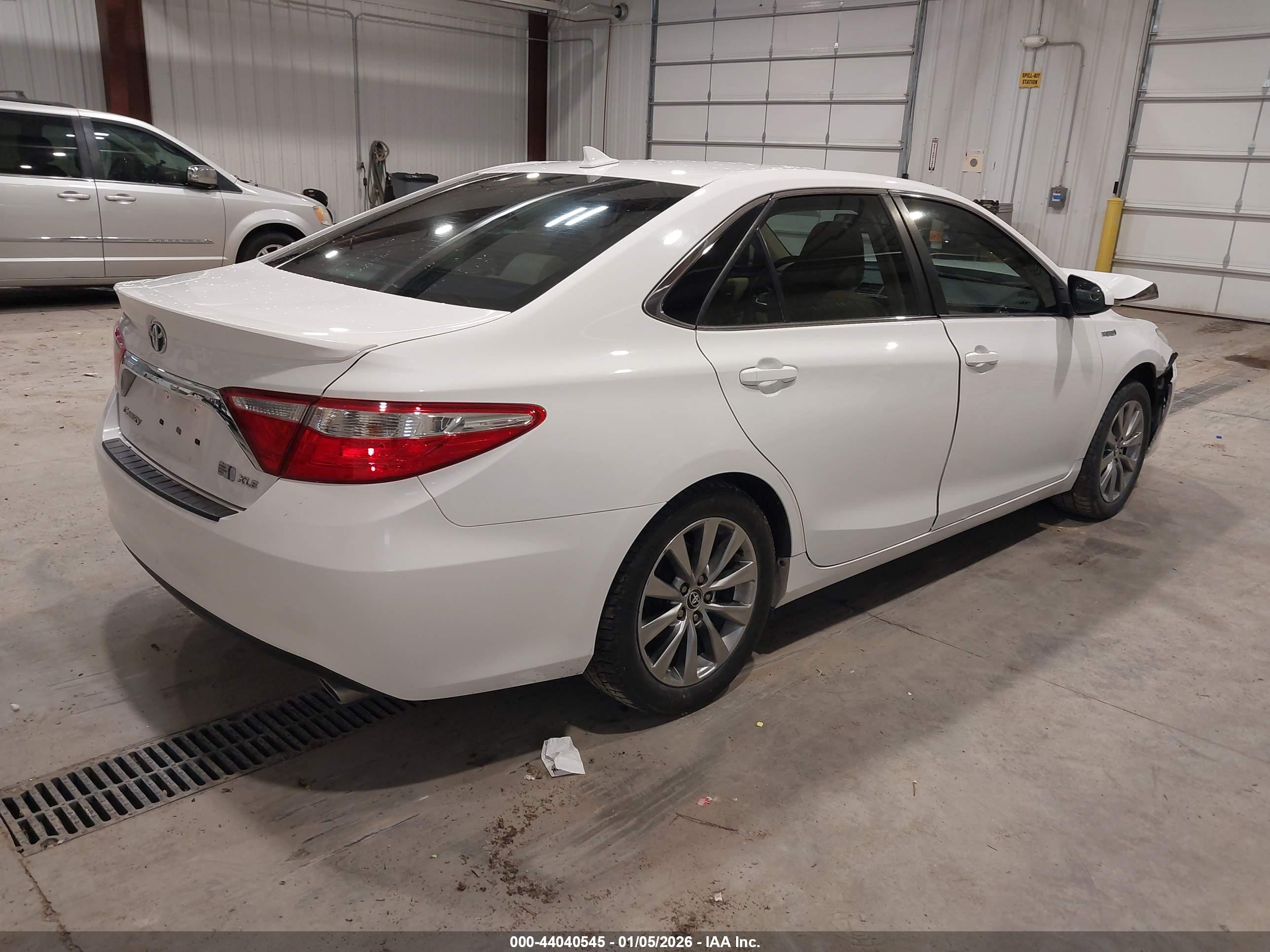 TOYOTA CAMRY image 4