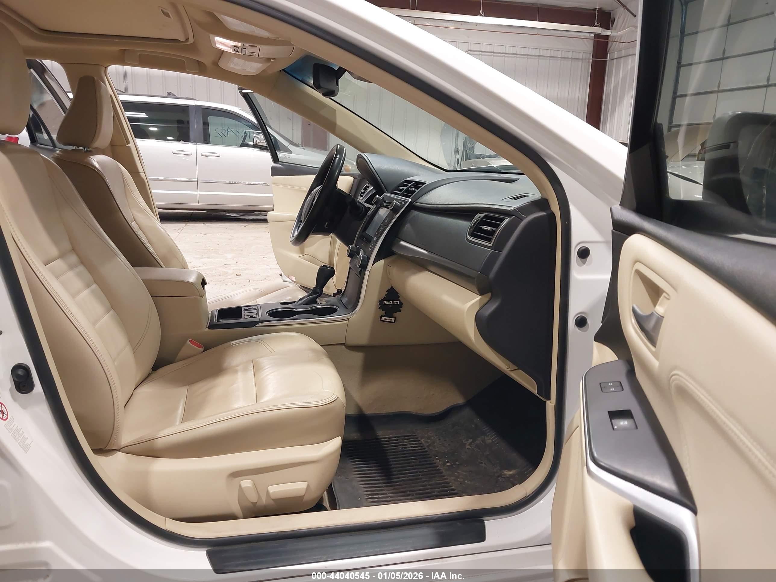 TOYOTA CAMRY image 5