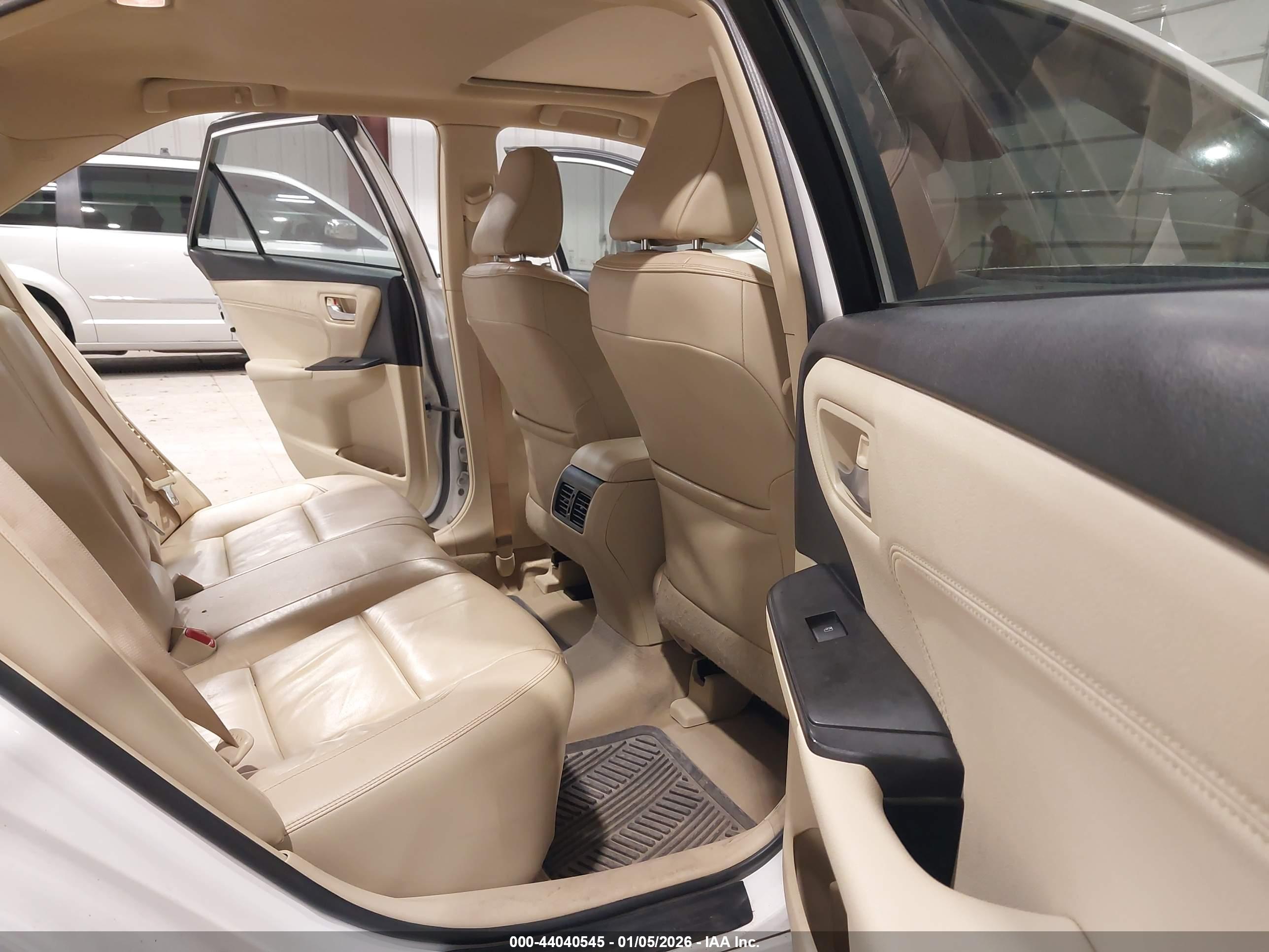 TOYOTA CAMRY image 8