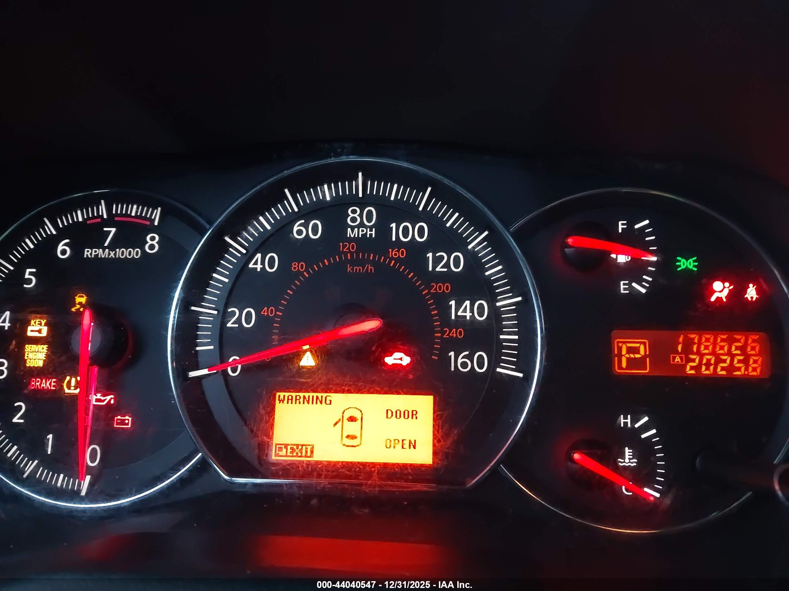 NISSAN MAXIMA image 7