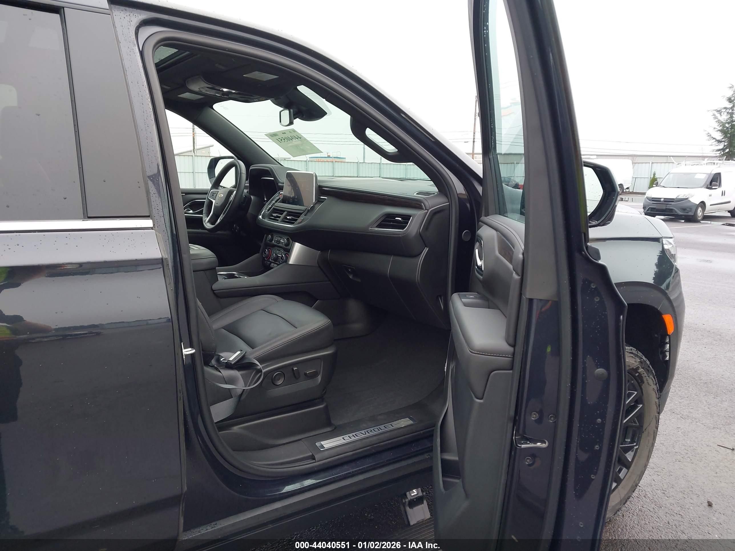 CHEVROLET TAHOE image 5