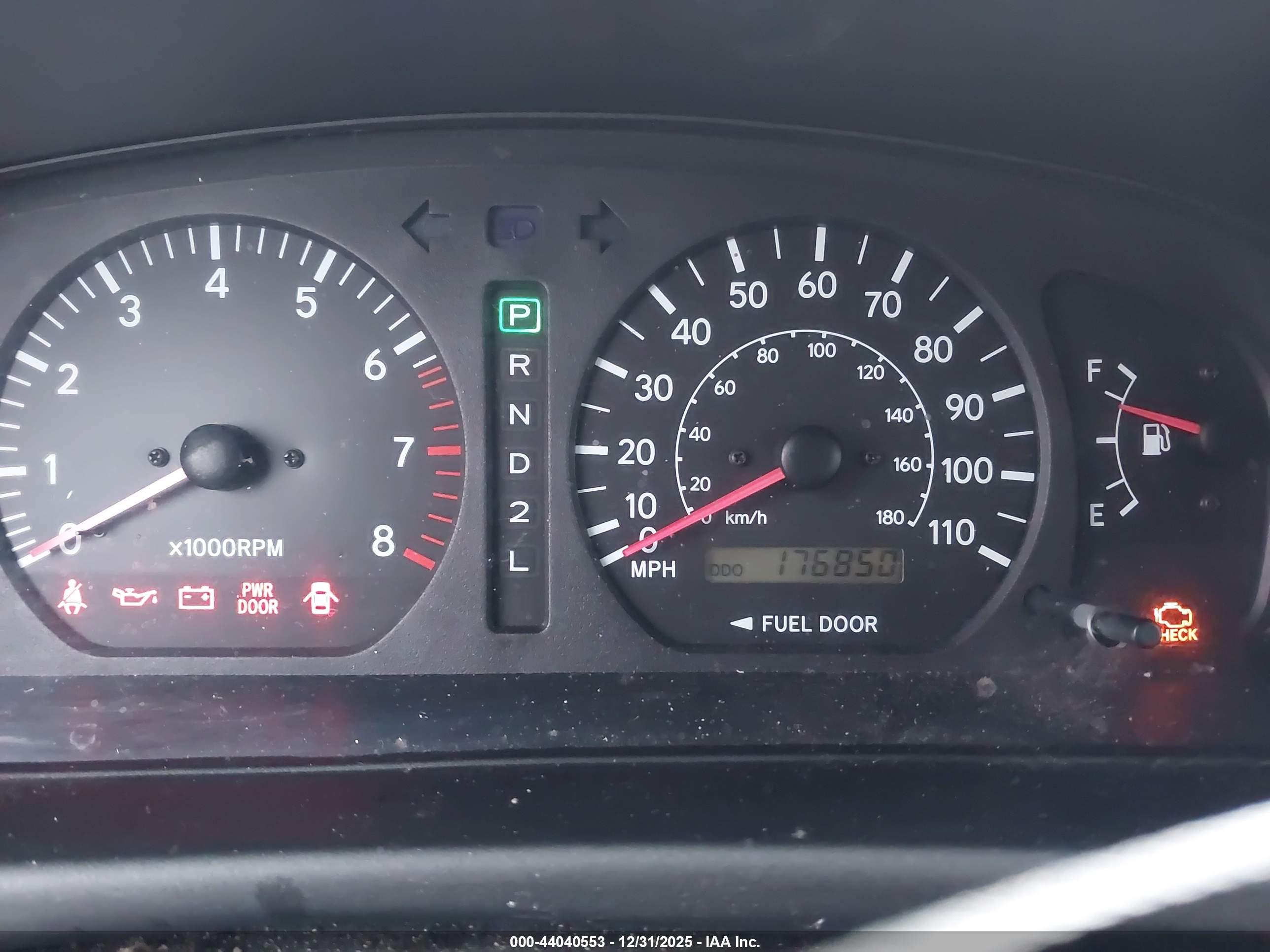 TOYOTA SIENNA image 7
