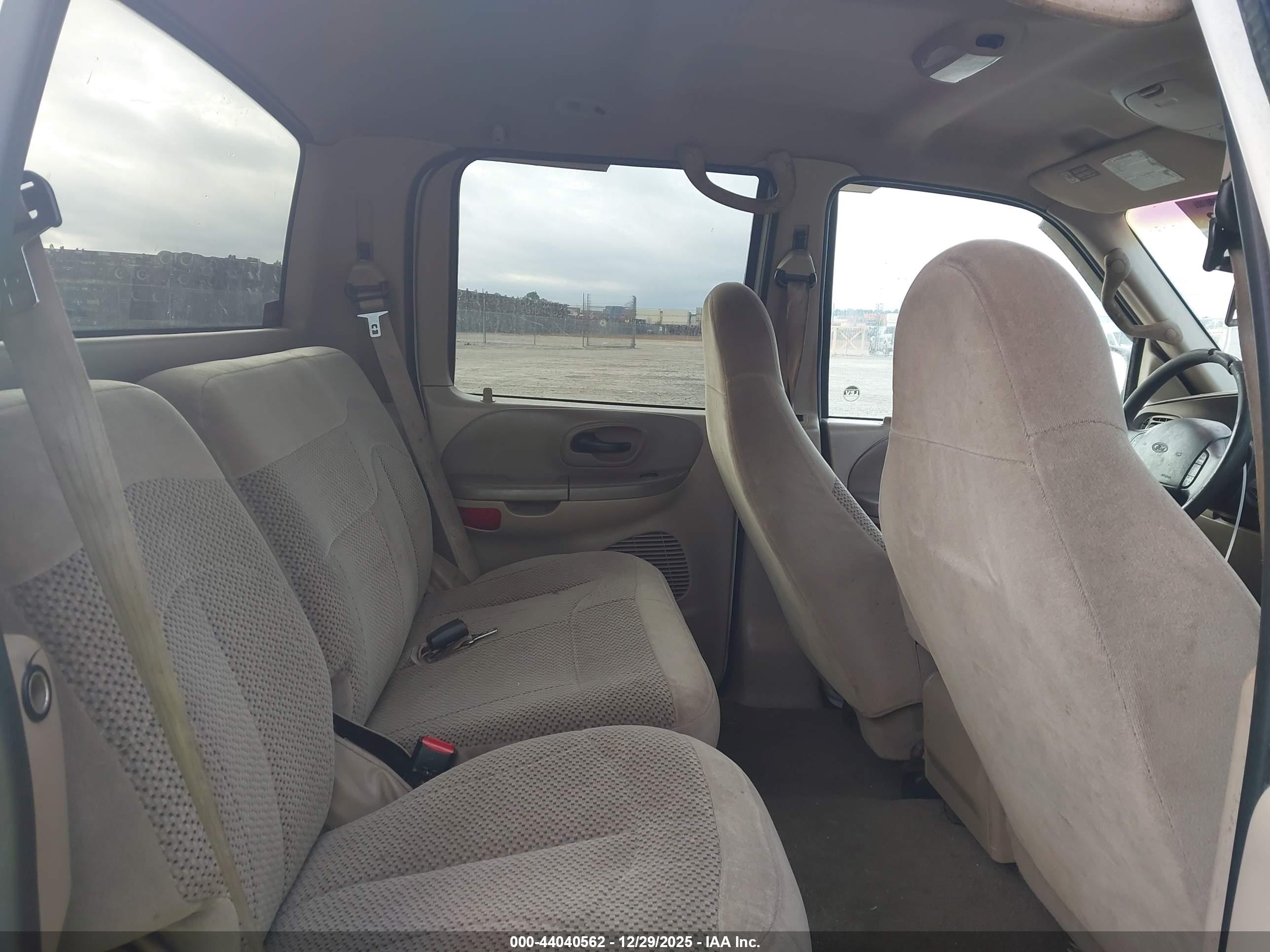 FORD F-150 image 8