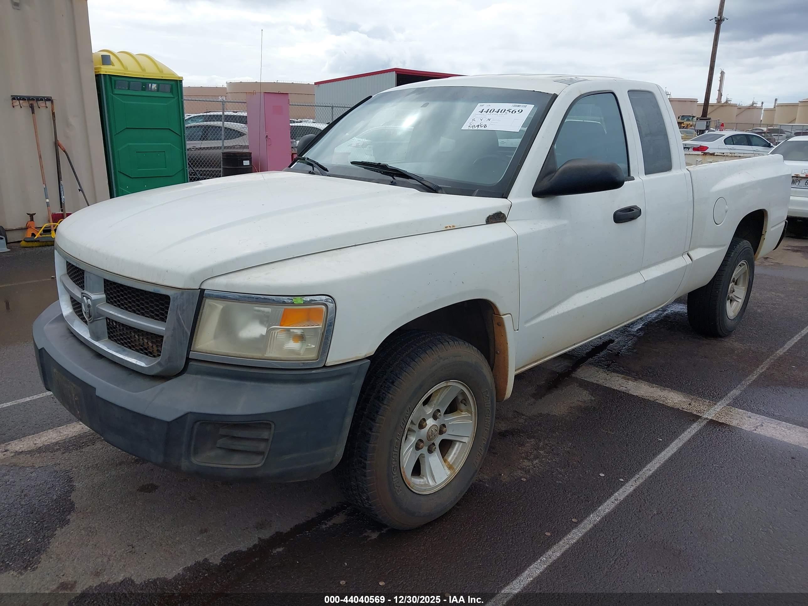 DODGE DAKOTA image 2