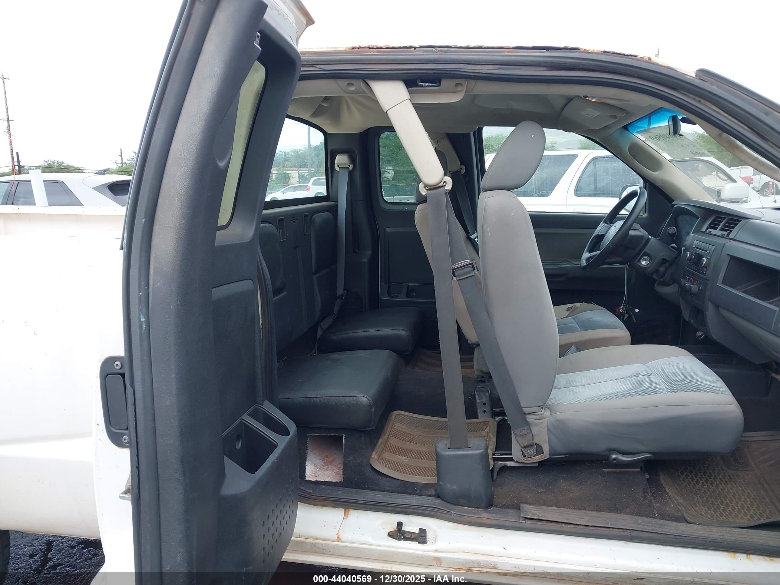 DODGE DAKOTA image 8