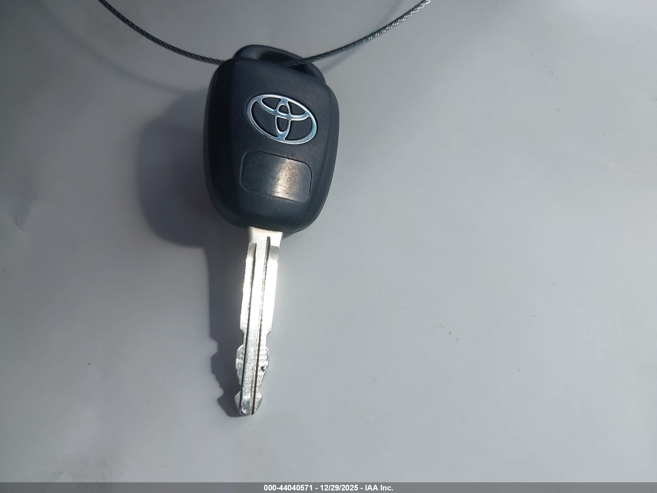 TOYOTA CAMRY image 11