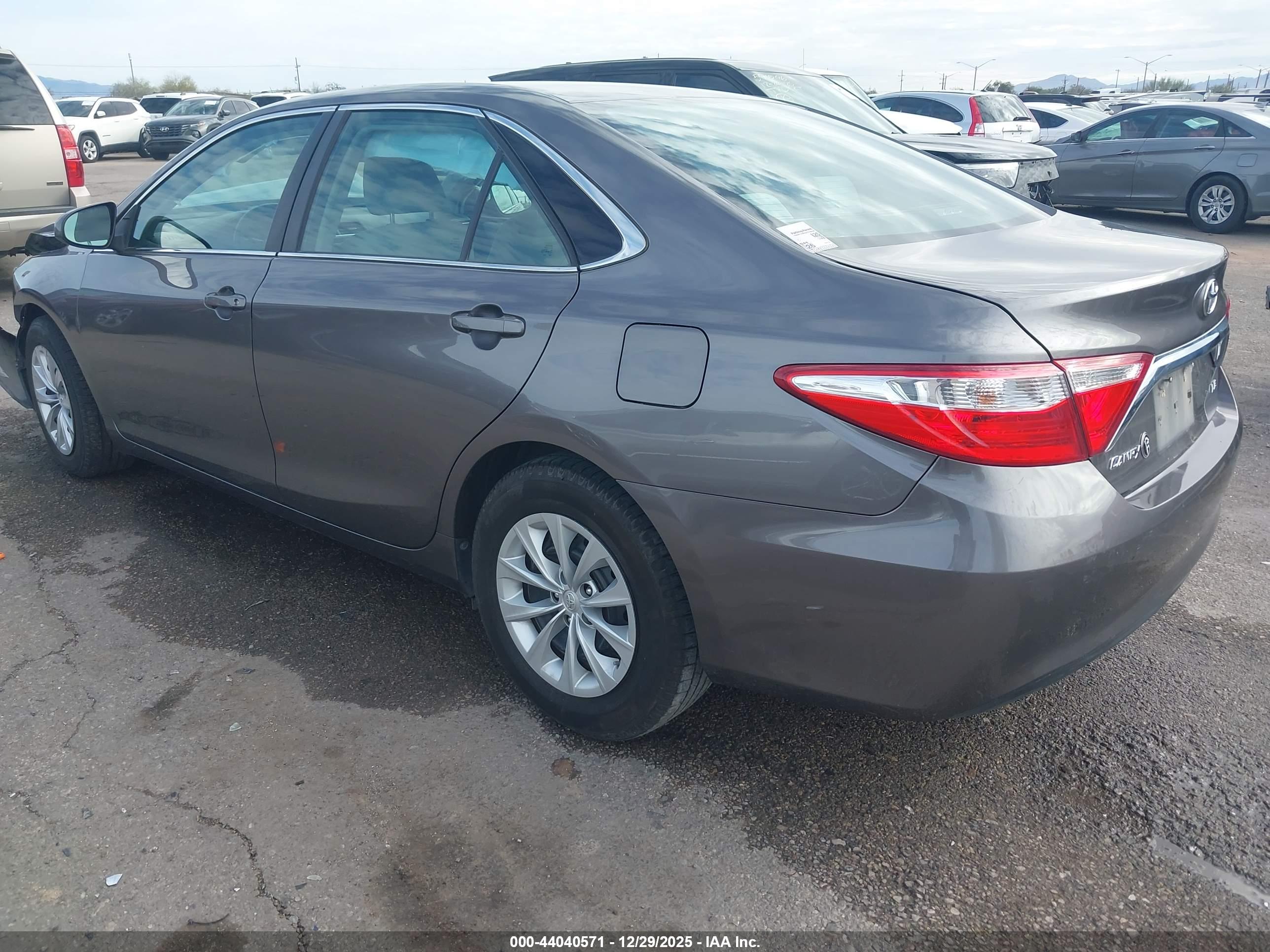TOYOTA CAMRY image 3