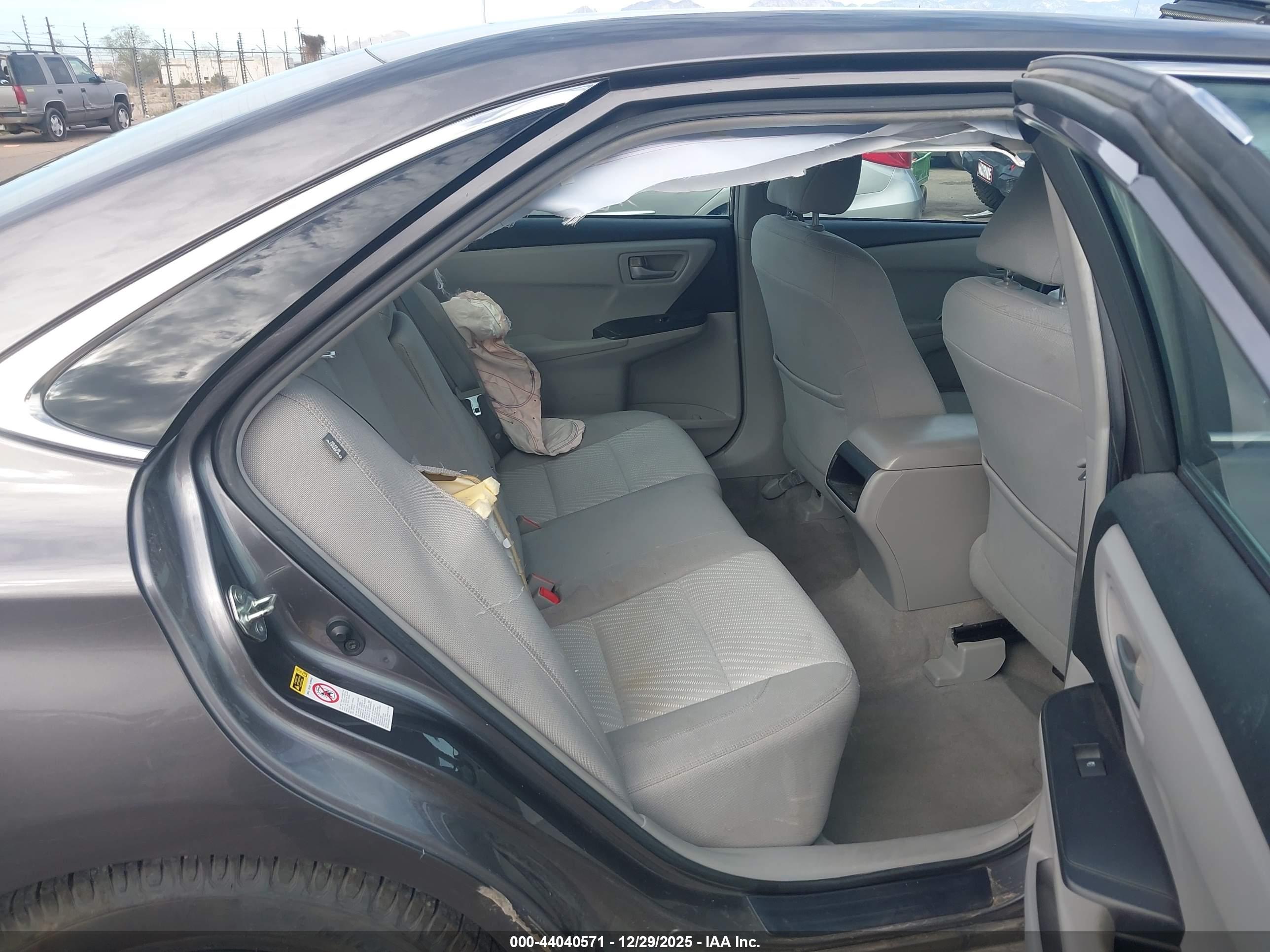 TOYOTA CAMRY image 8