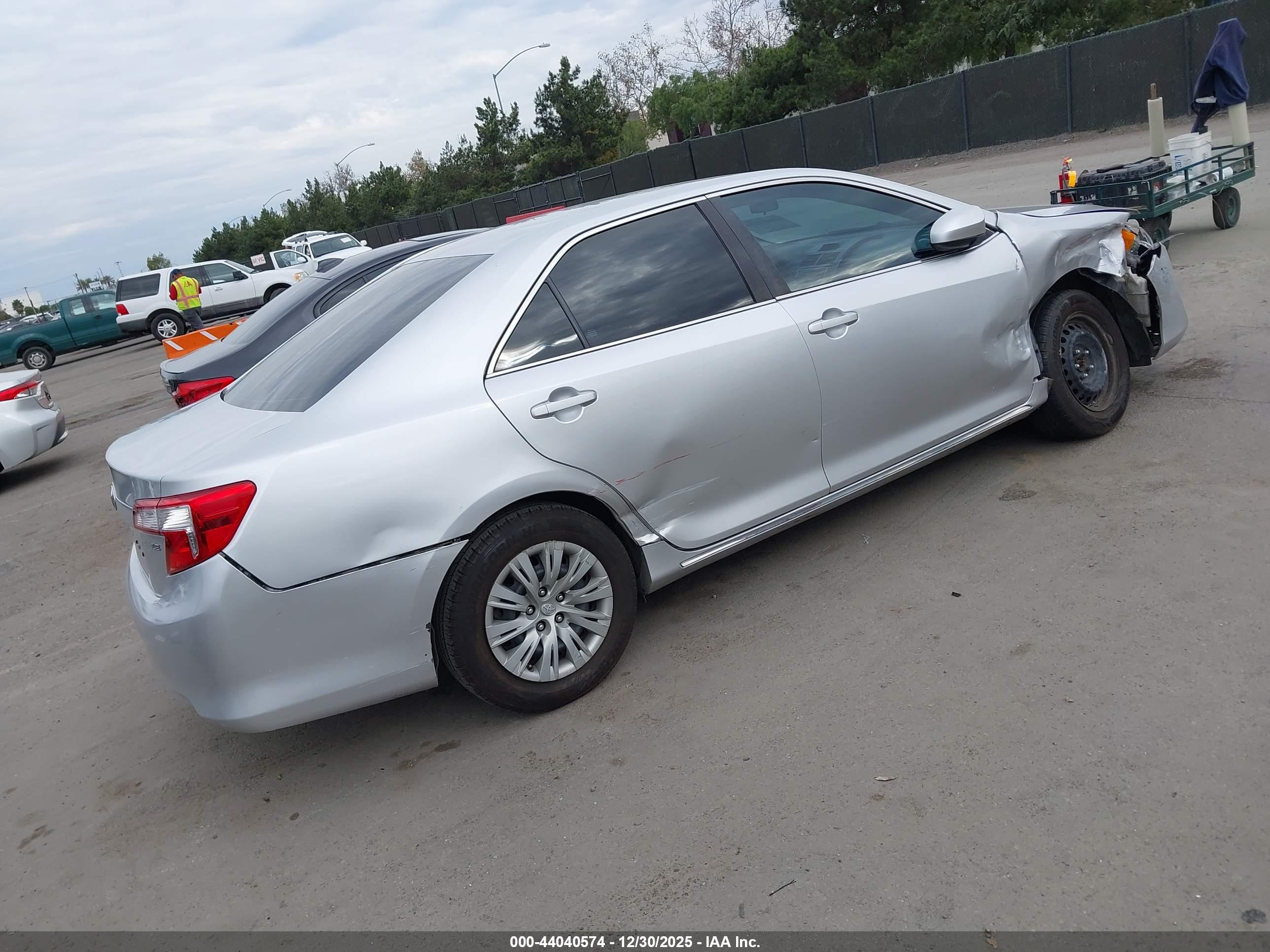 TOYOTA CAMRY image 4